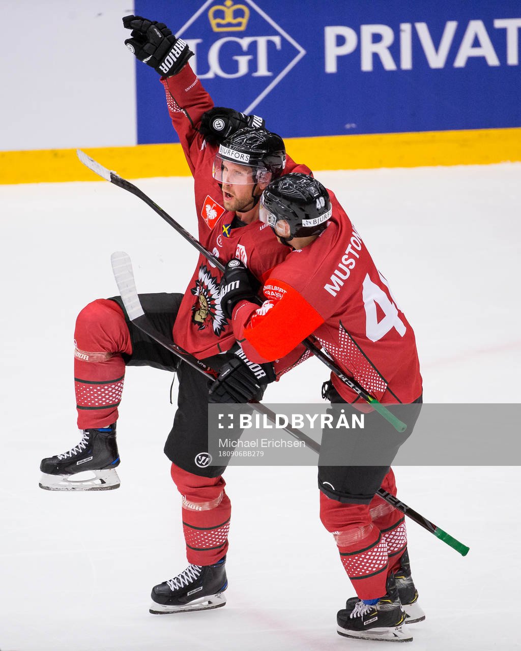Viktor Ekbom celebrates with Joel Mustonen