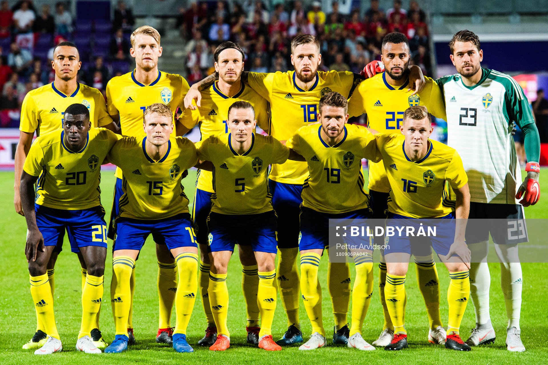 The starting eleven of Sweden: Top row from the left, Robin Quaison, Filip Helander, Gustav Svensson, Pontus Jansson, Isaac Kiese Thelin and goalkeeper Kristoffer Nordfeldt. Bottom row from the left, Ken Sema, Oscar Hiljemark, Niklas Hult, Marcus Rohdén and Emil Krafth prior to the international friendly football match between Austria and Sweden on September 6, 2018 in Wien.