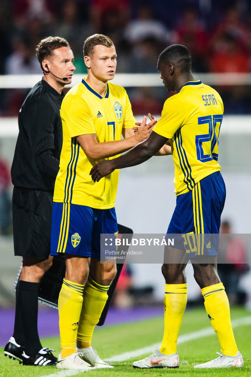 Viktor Claesson is substituted