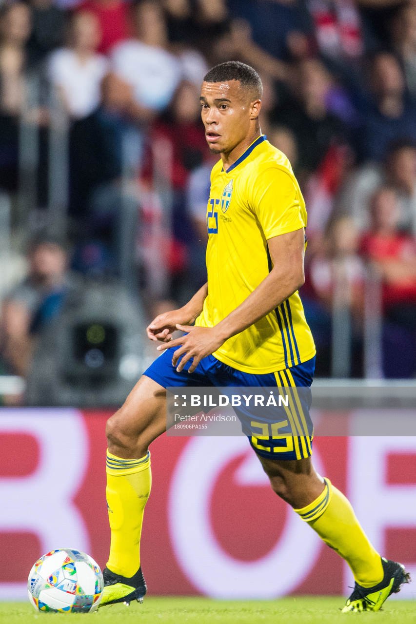 Robin Quaison of Sweden