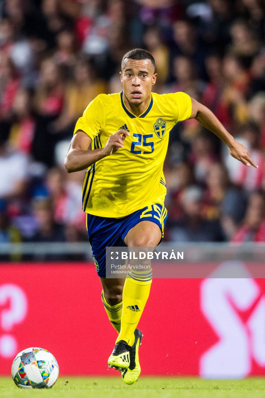 Robin Quaison of Sweden