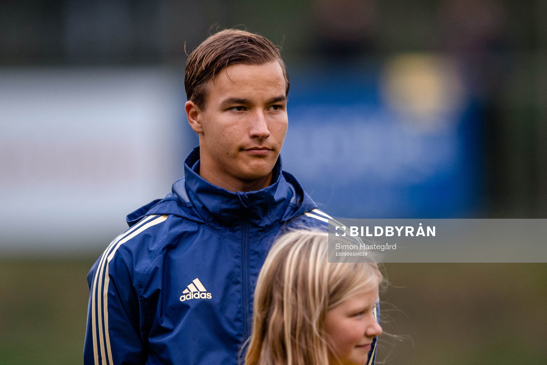Sveriges Hampus Svensson före  P17-landskampen i fotboll mellan Sverige och Norge den 6 september 2018 i Söderhamn.