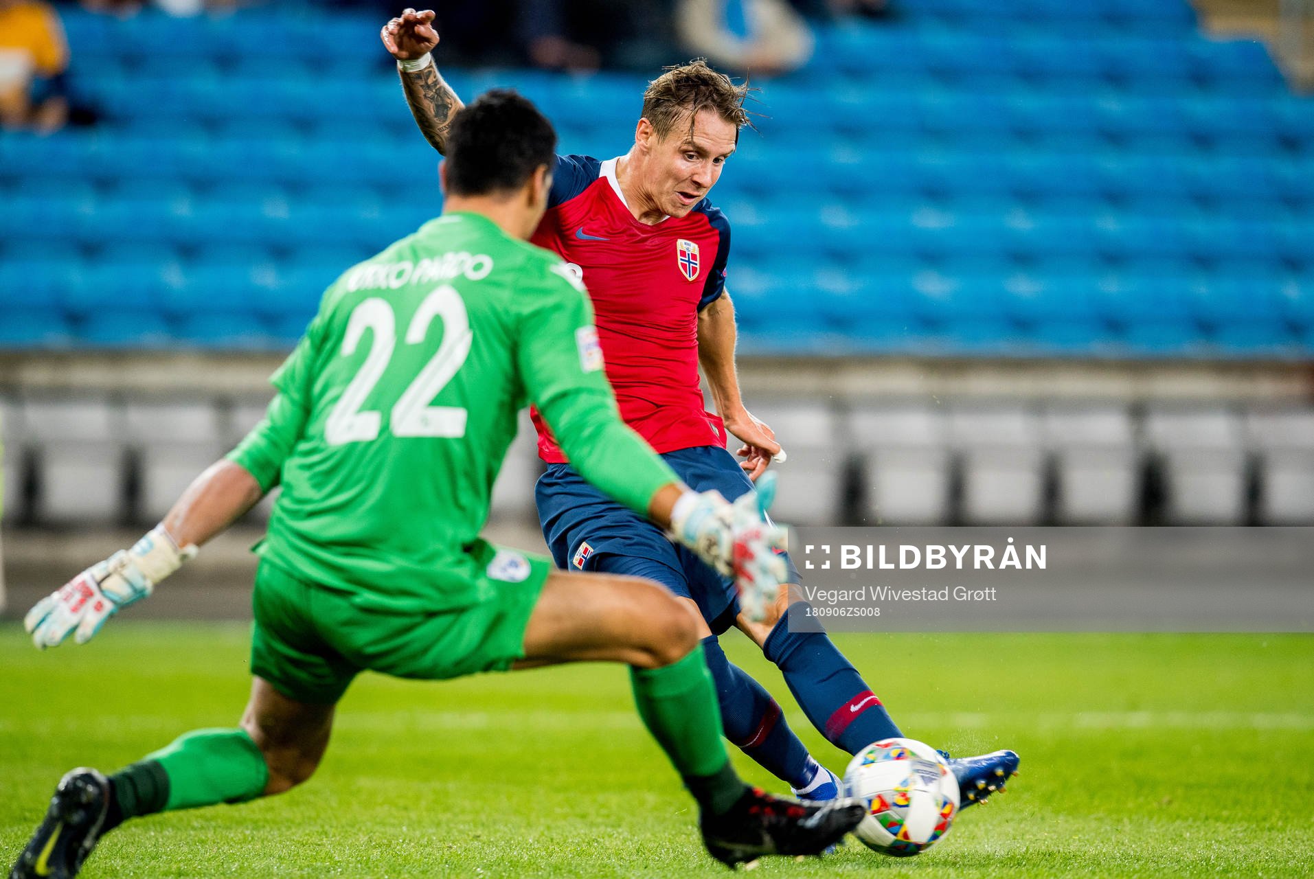 Stefan Johansen of Norway scores 1-0