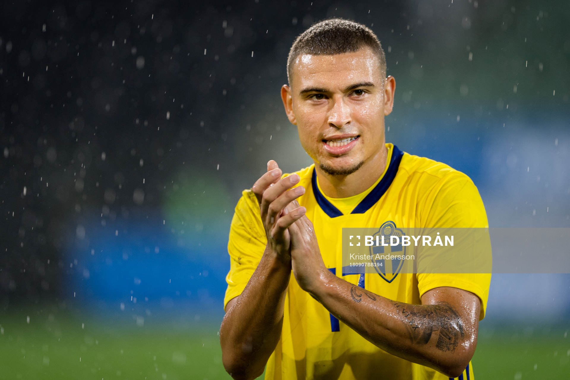 Sveriges Jordan Larsson jublar efter EM-kvalmatchen i fotboll mellan Sverige och Ungern den 7 september 2018 i Falkenberg.
