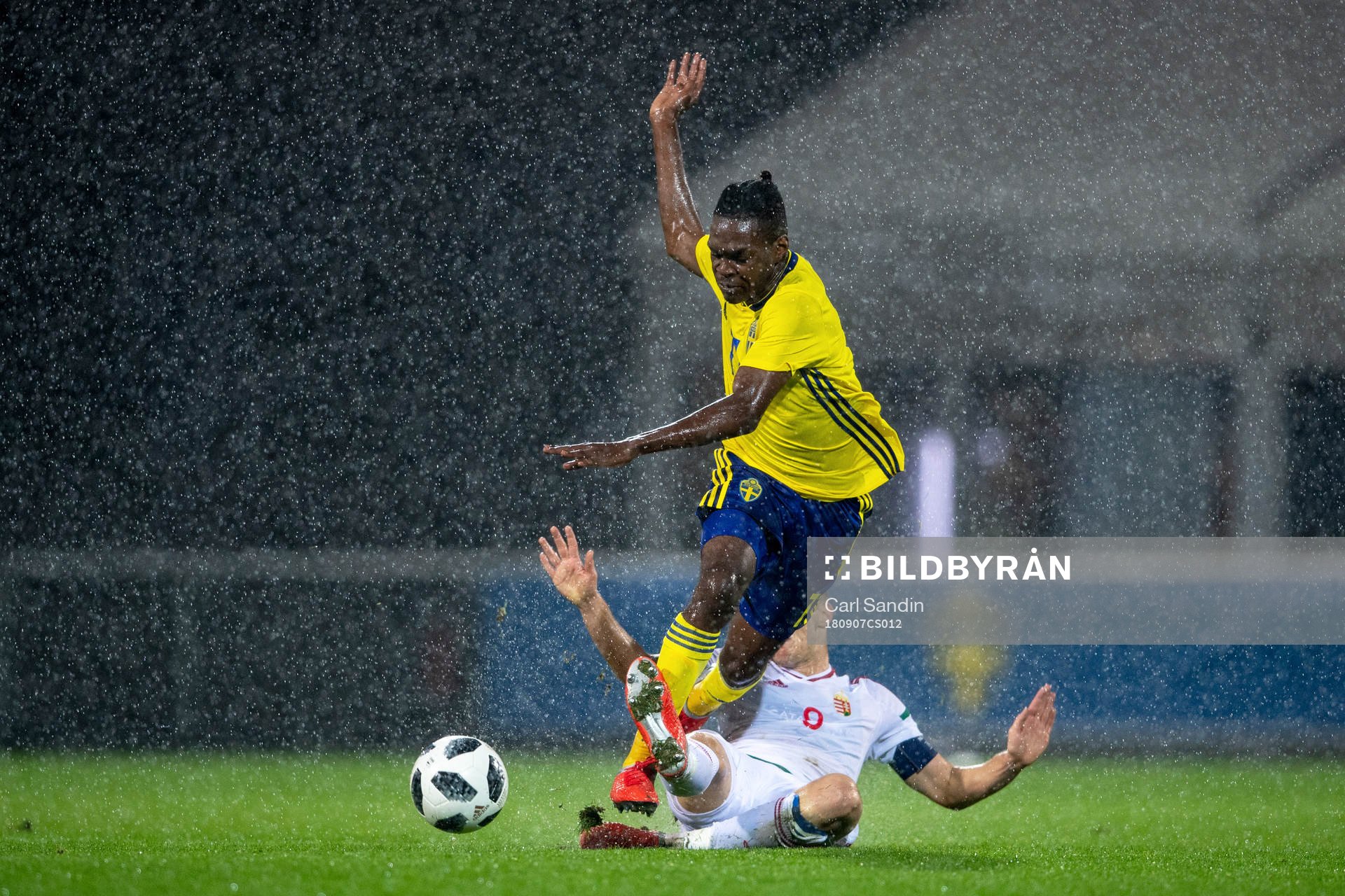 Sveriges Joel Asoro och Ungerns Dániel Gazdag