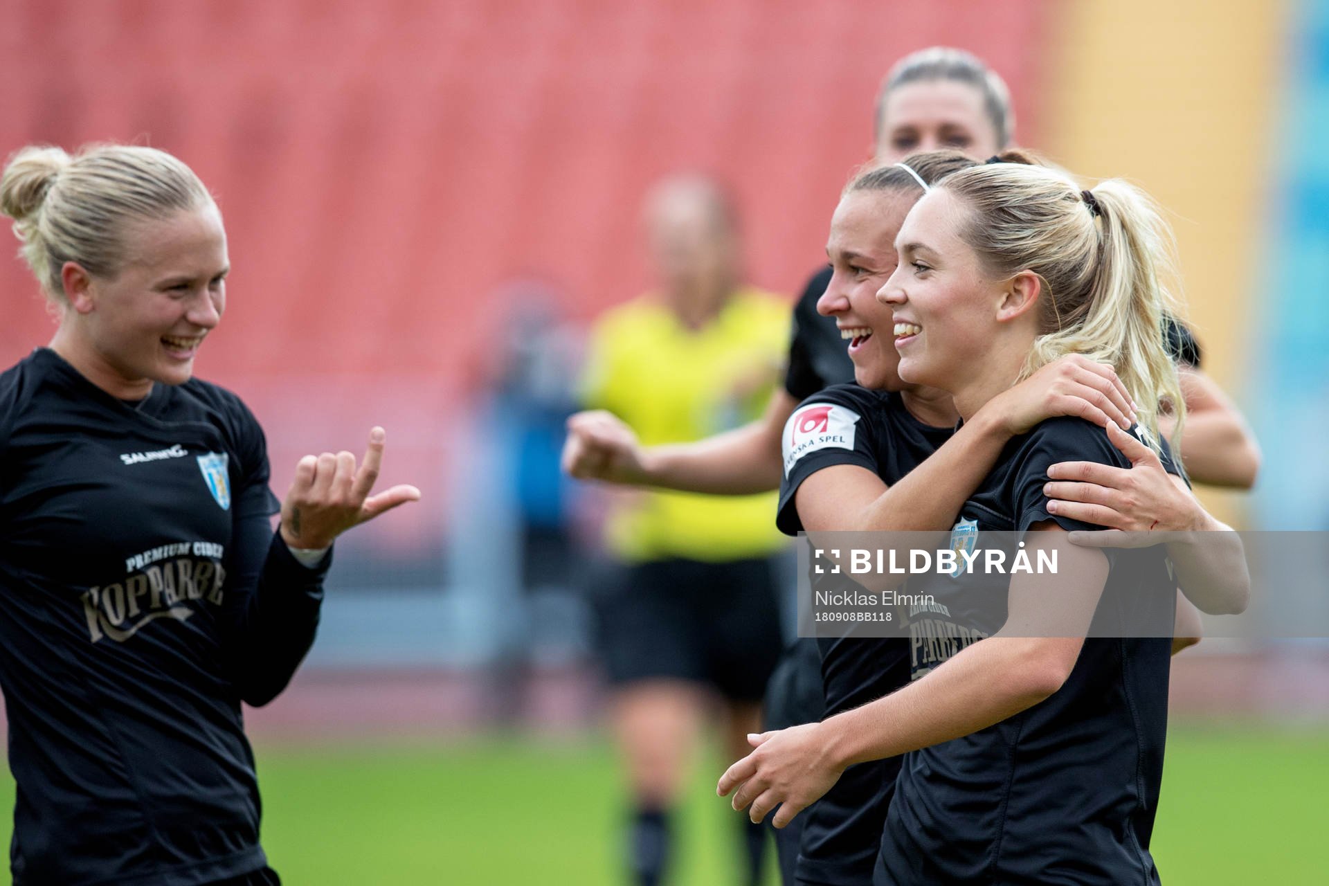 Göteborgs Elin Rubensson jublar med lagkamrater