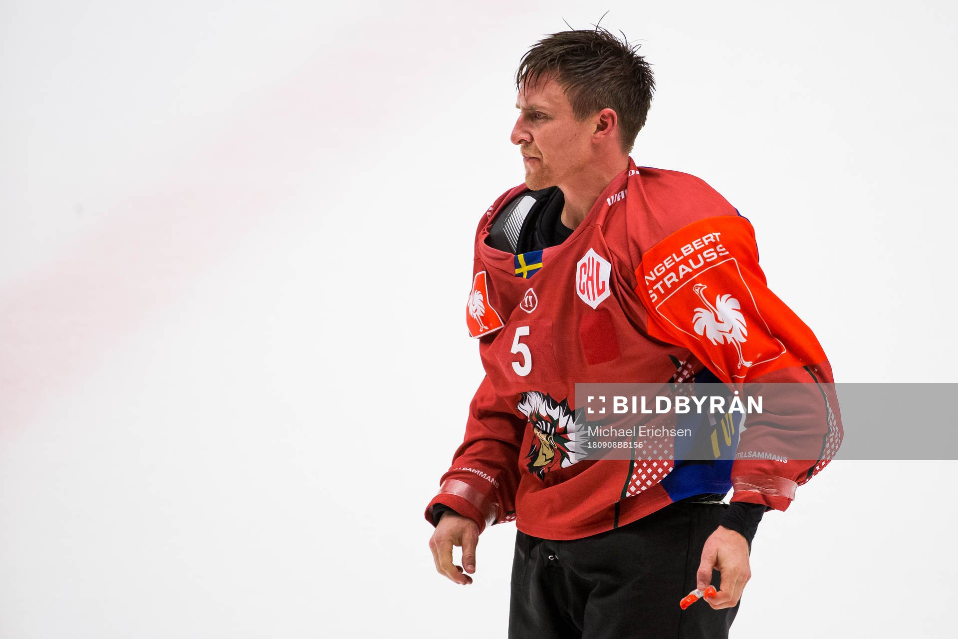 Chay Genoway of Frölunda leaves the ice