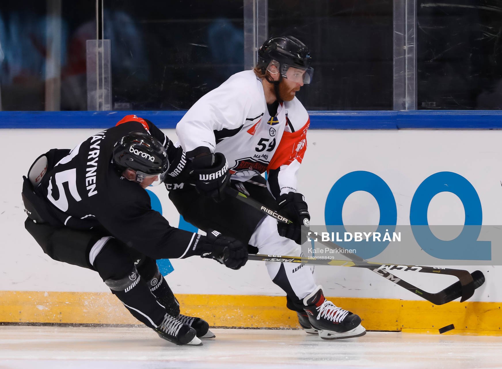 Teemu Väyrynen #25, TPS and Anton Mylläri #59, Malmö