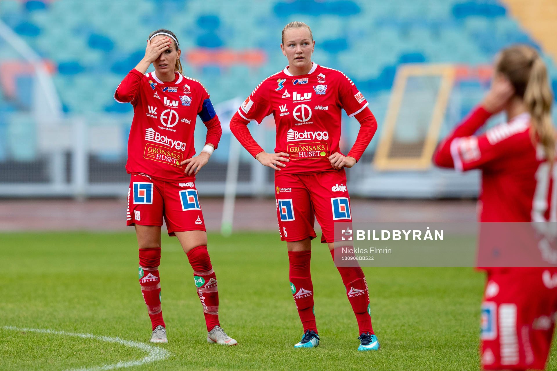 Linköpings Kosovare Asllani och Lisa Lantz deppar