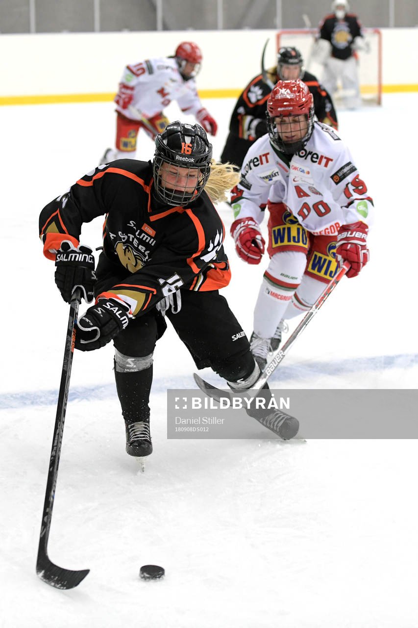 Göteborgs Jennifer Carlsson och Modos Kaitlyn Tougas