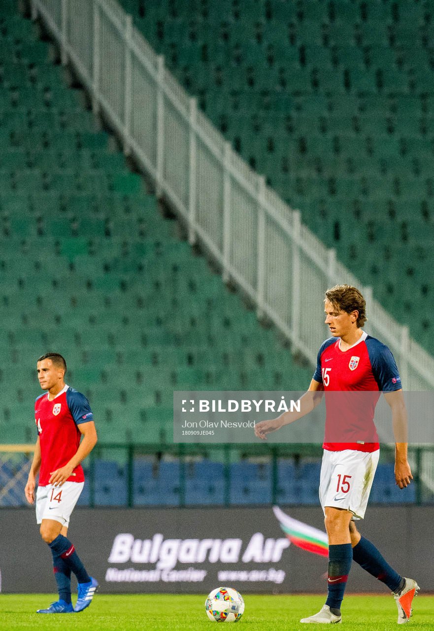Omar Elabdellaoui and Sander Berge of Norway look dejected