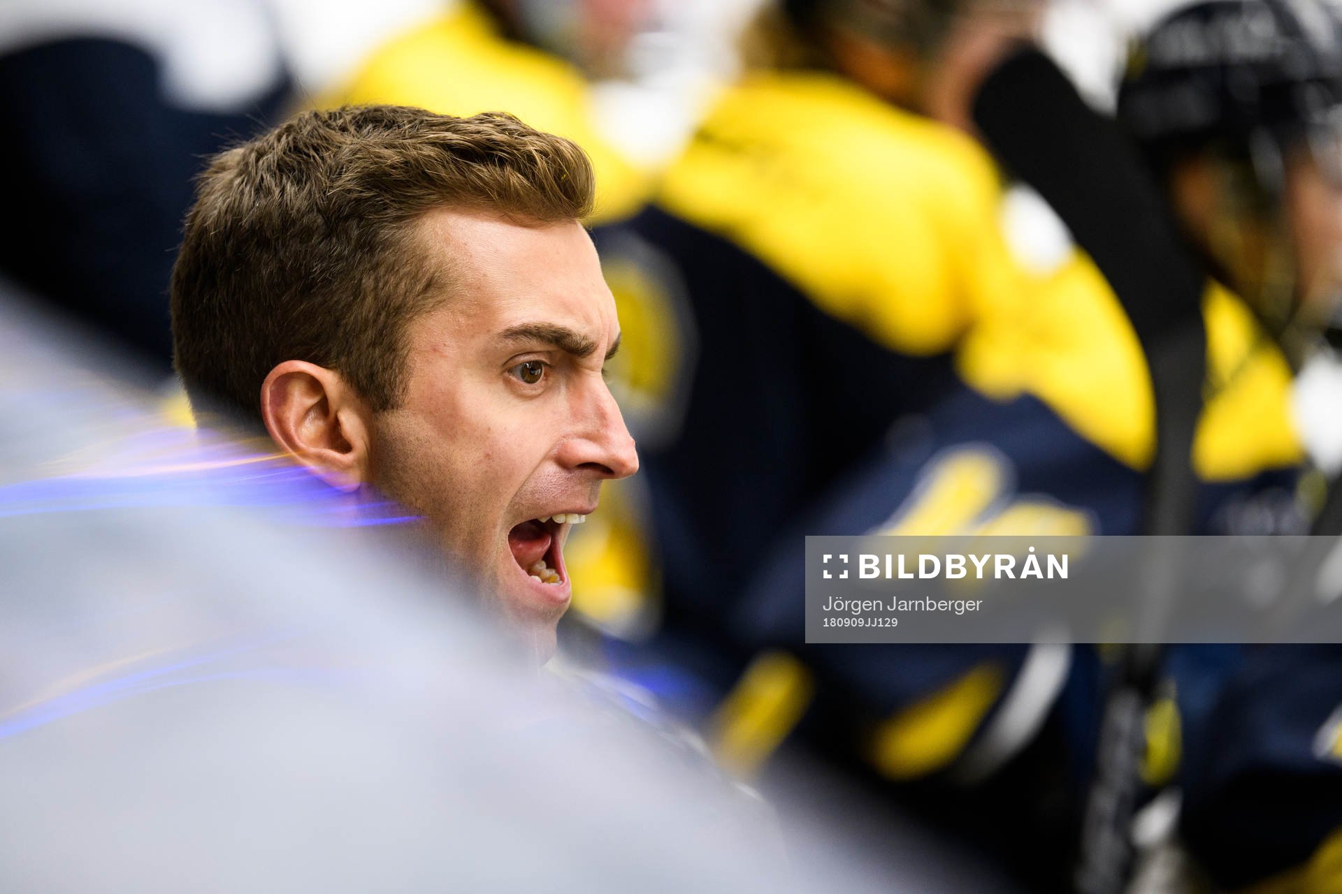s tränare Lucas Frey