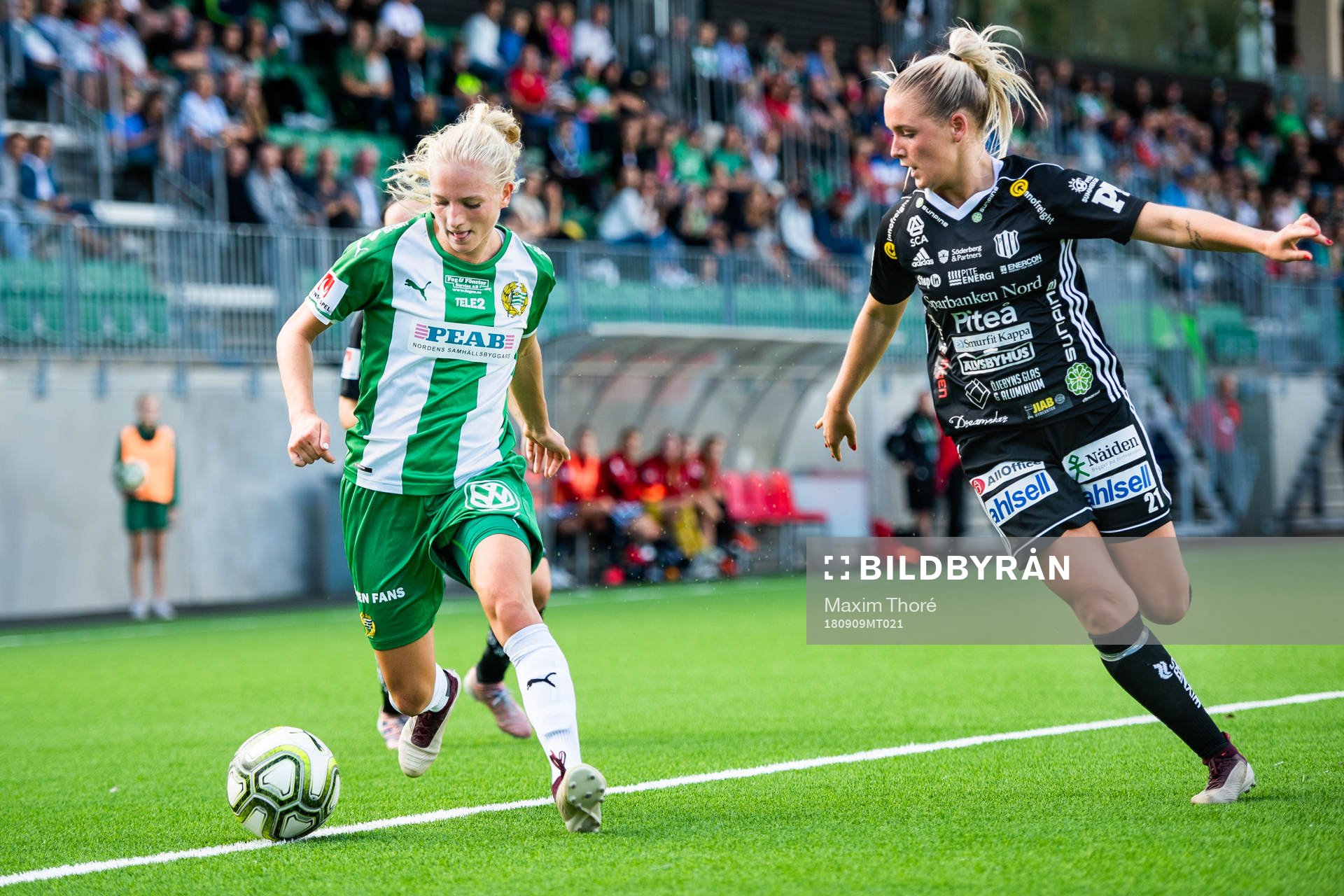Hammarbys Astrid Larsson och Piteås Ronja Aronsson