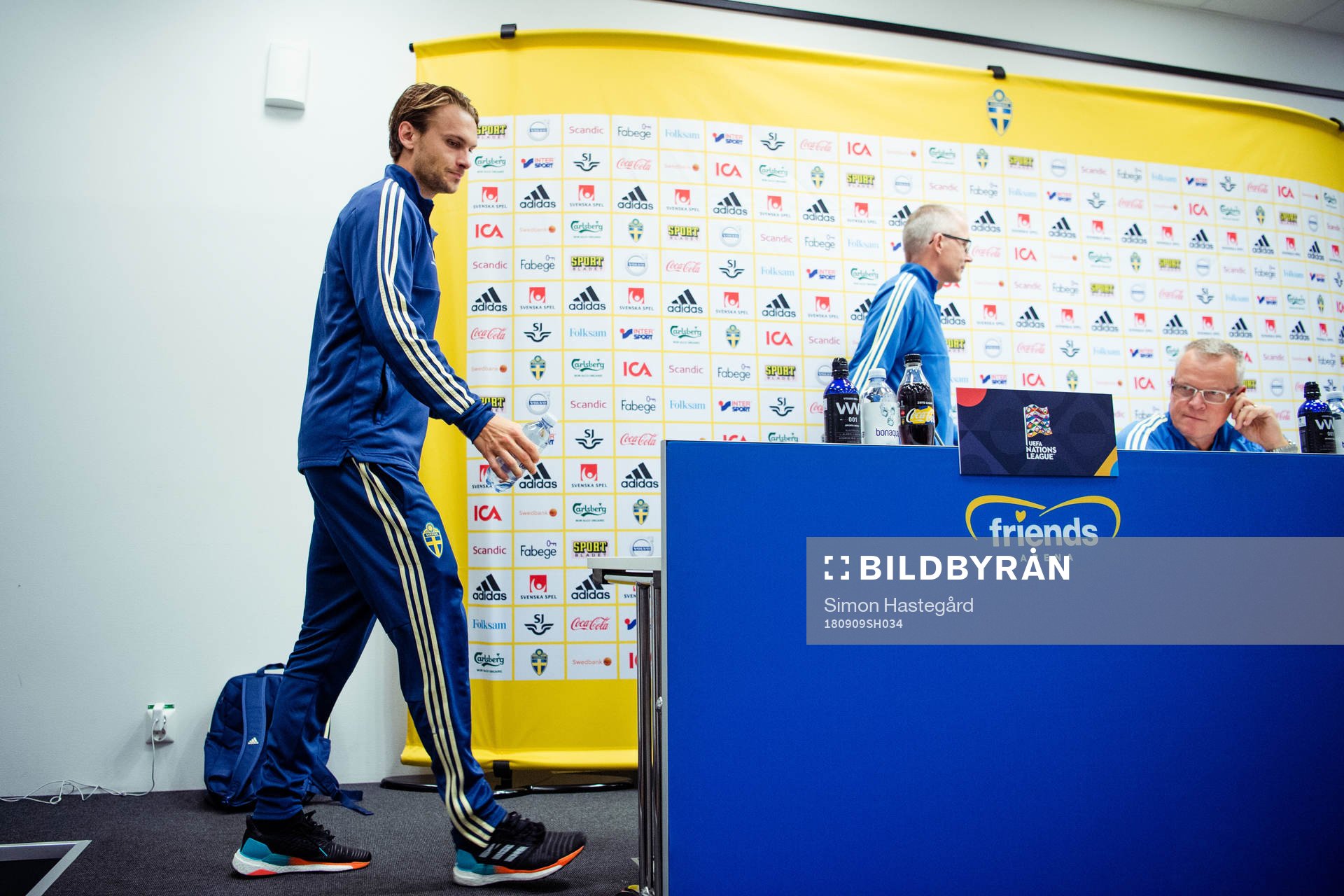 Albin Ekdal and head coach Janne Andersson of the Swedish