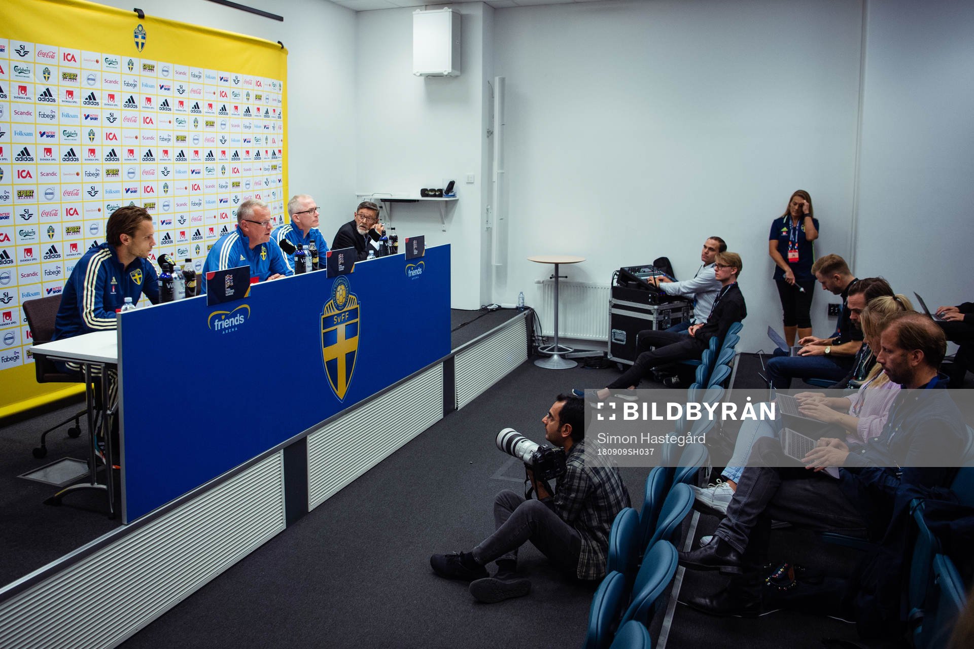 Albin Ekdal and head coach Janne Andersson of the Swedish