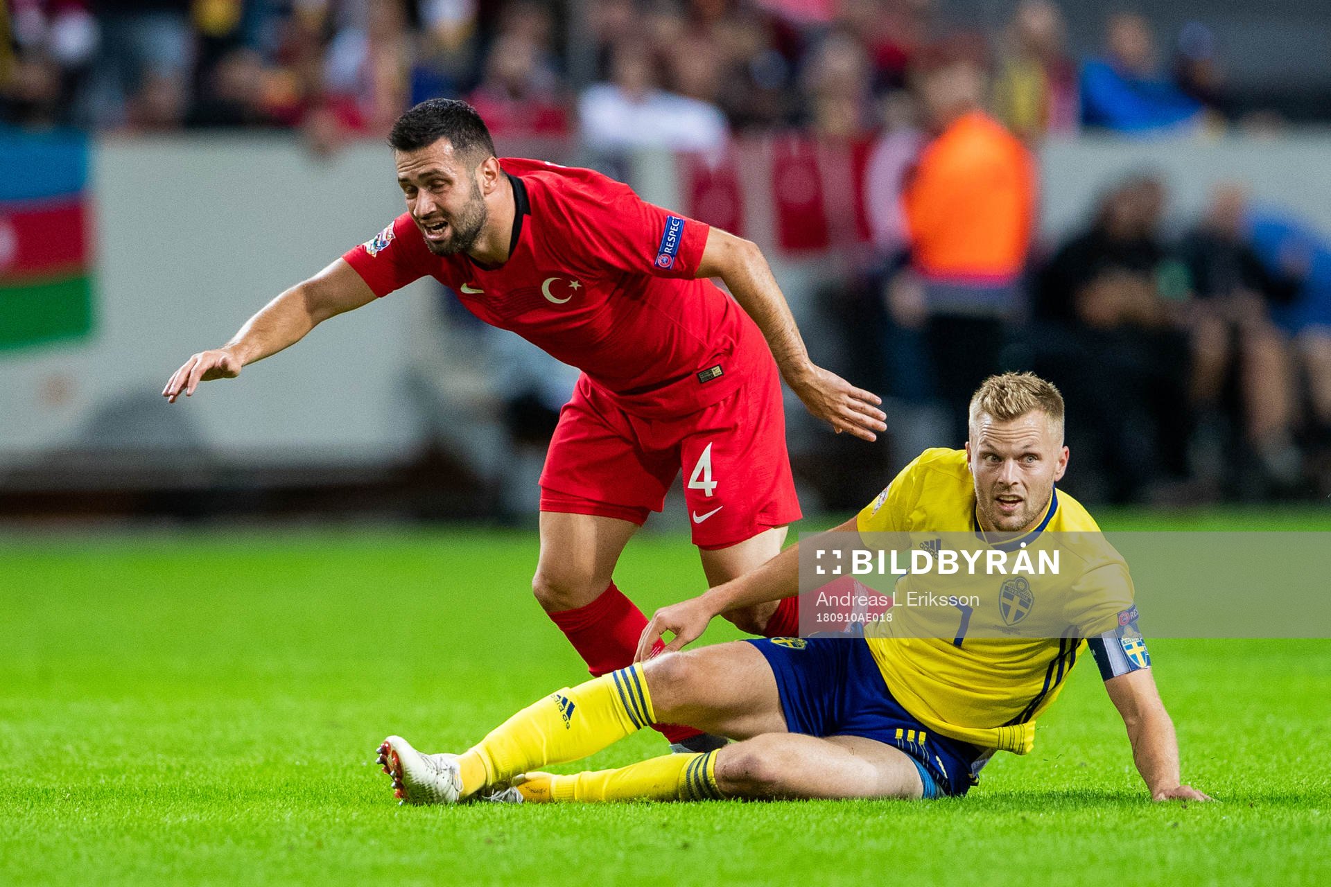 Ömer Bayram of Turkey and Sebastian Larsson of Sweden
