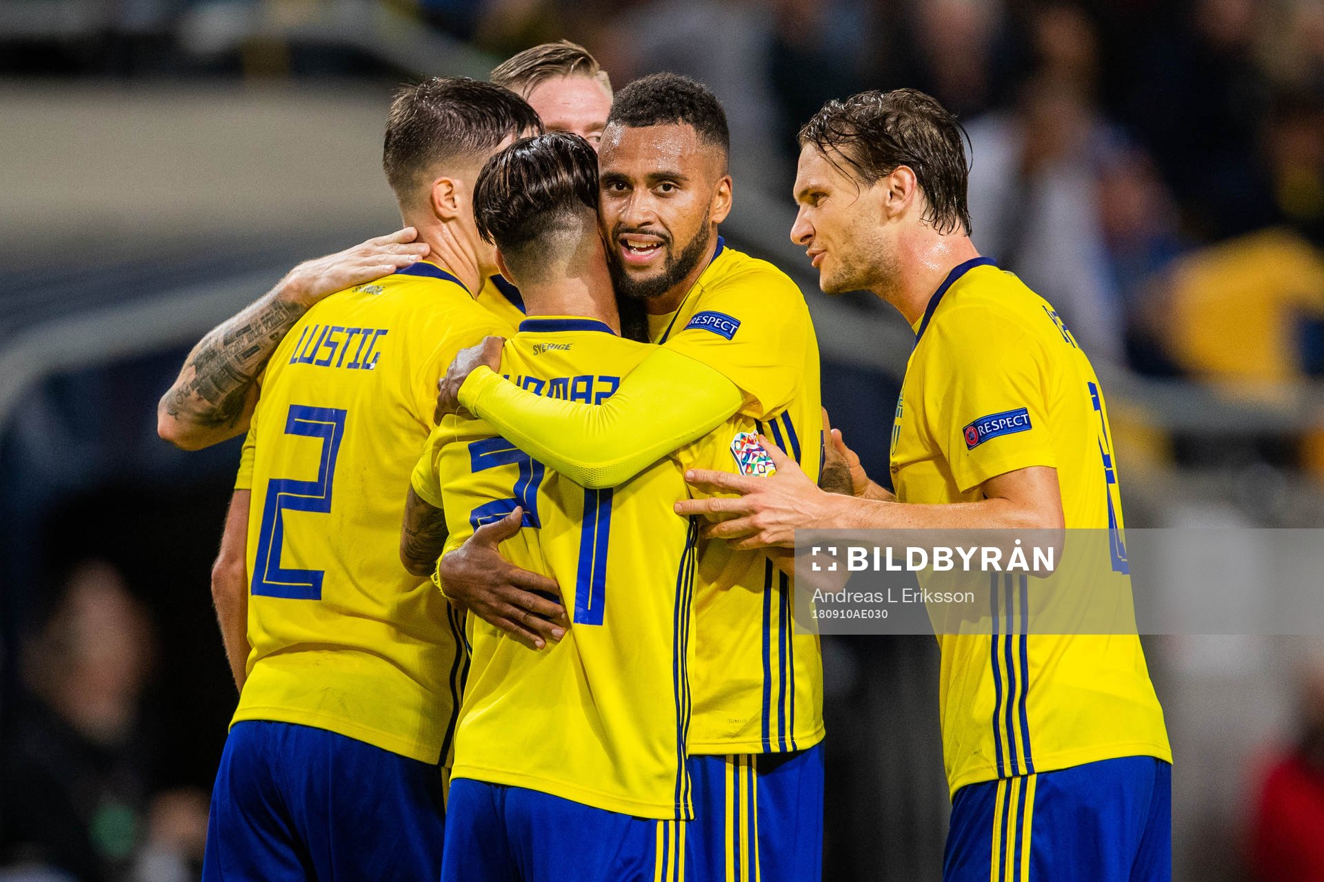 Isaac Kiese Thelin of Sweden celebrates with team mates