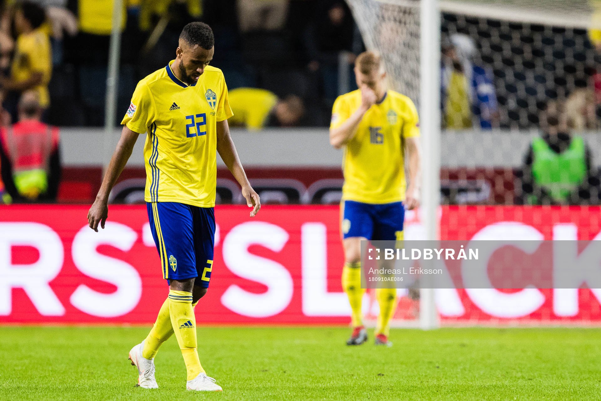 Isaac Kiese Thelin of Sweden looks dejected