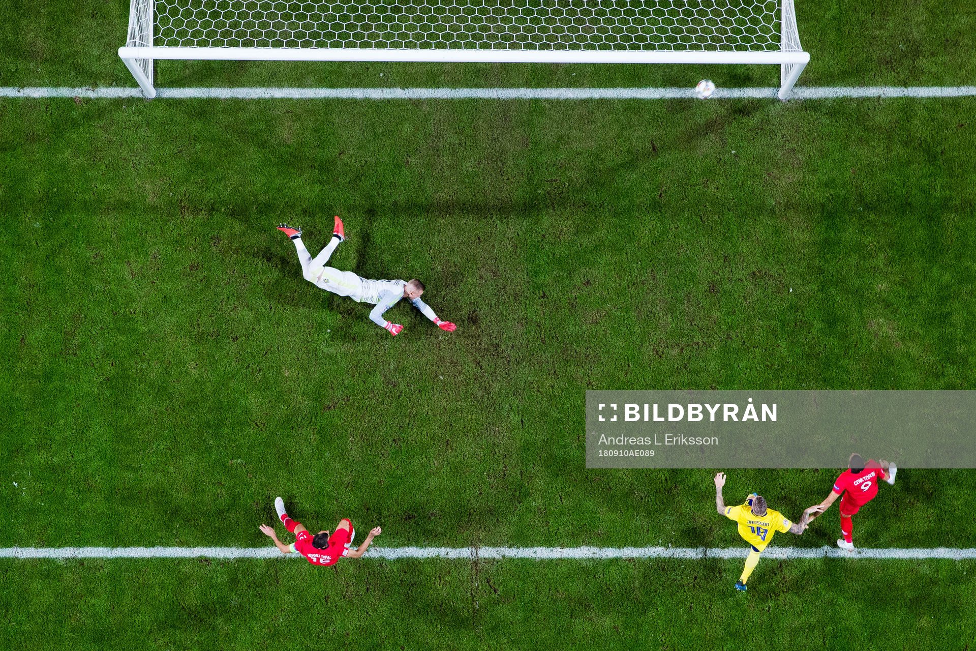 Turkey scores 2-1
