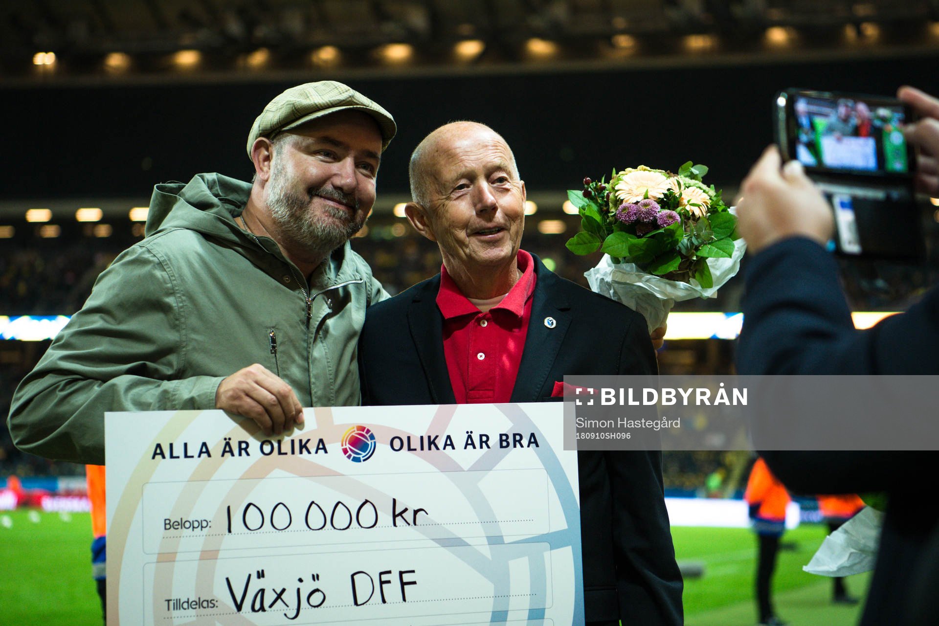 Represents from Swedish football club Växjö DFF receives