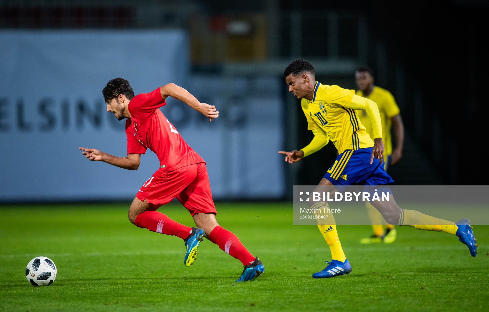 Turkiets Berkay Özcan och Sveriges Alexander Isak