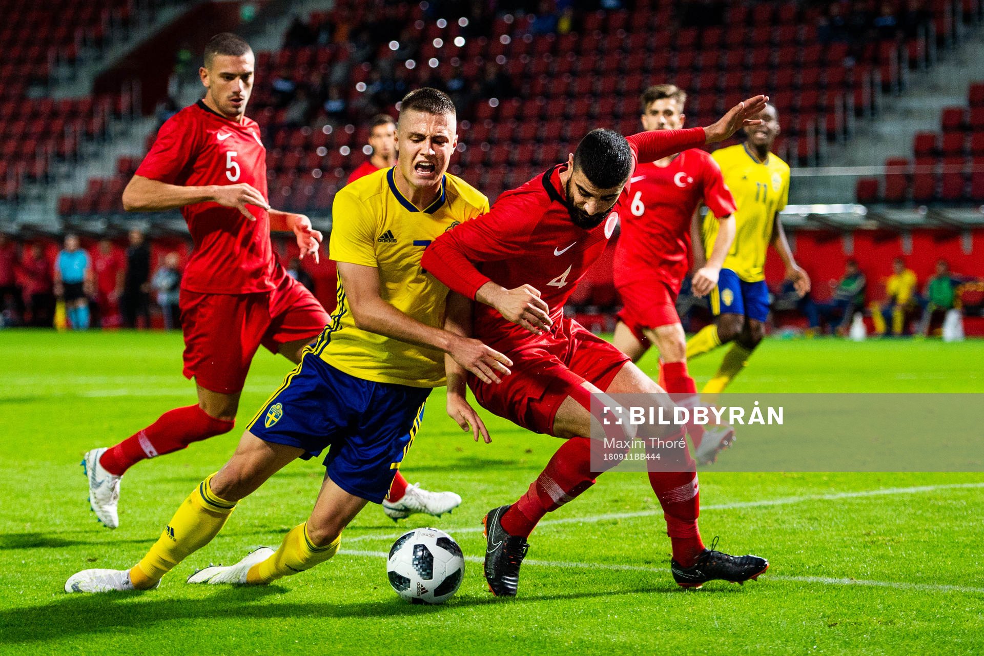Sveriges Mattias Svanberg och Turkiets Dail Demirbag