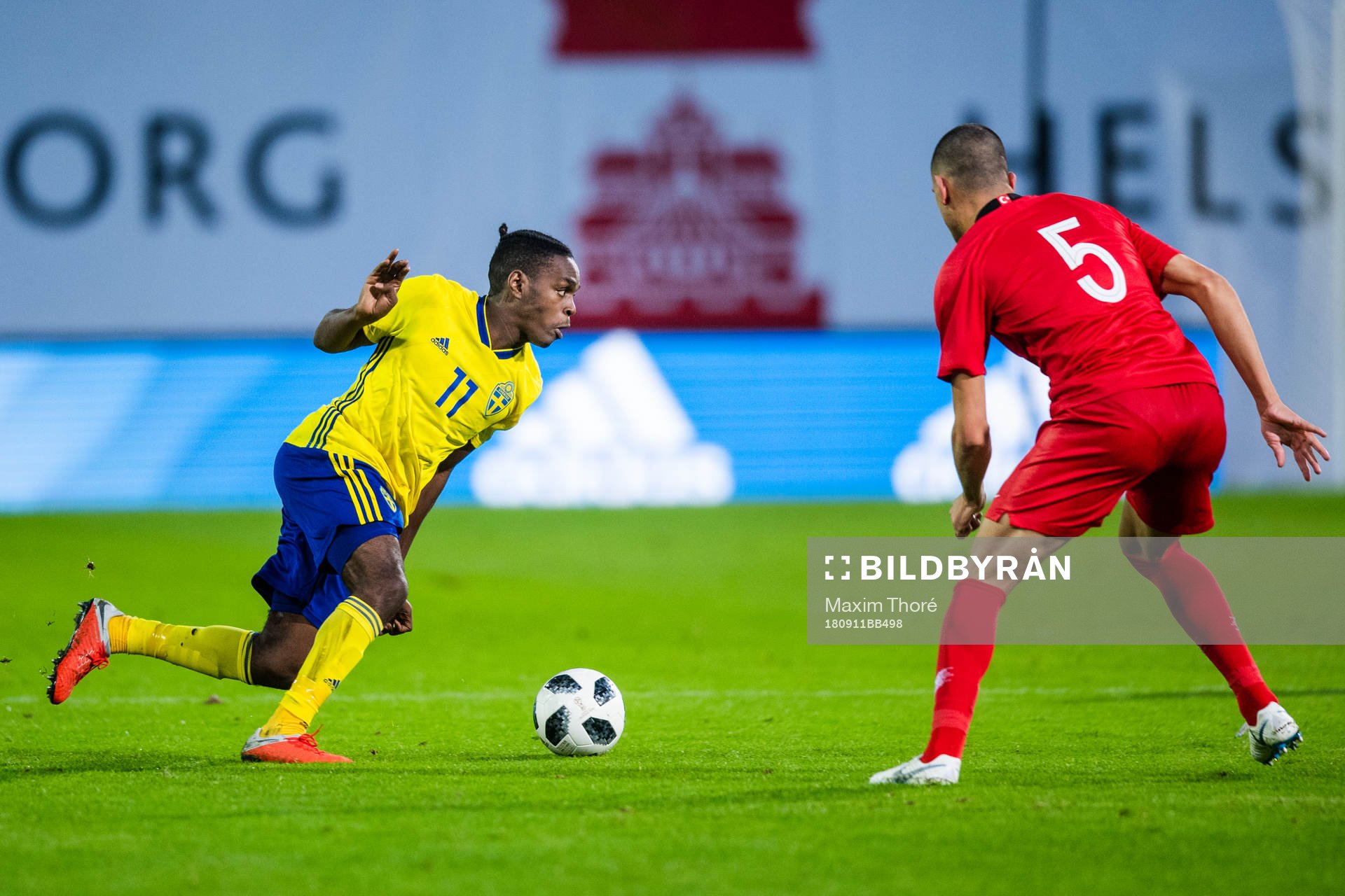Sveriges Joel Asoro och Turkiets Merih Demiral