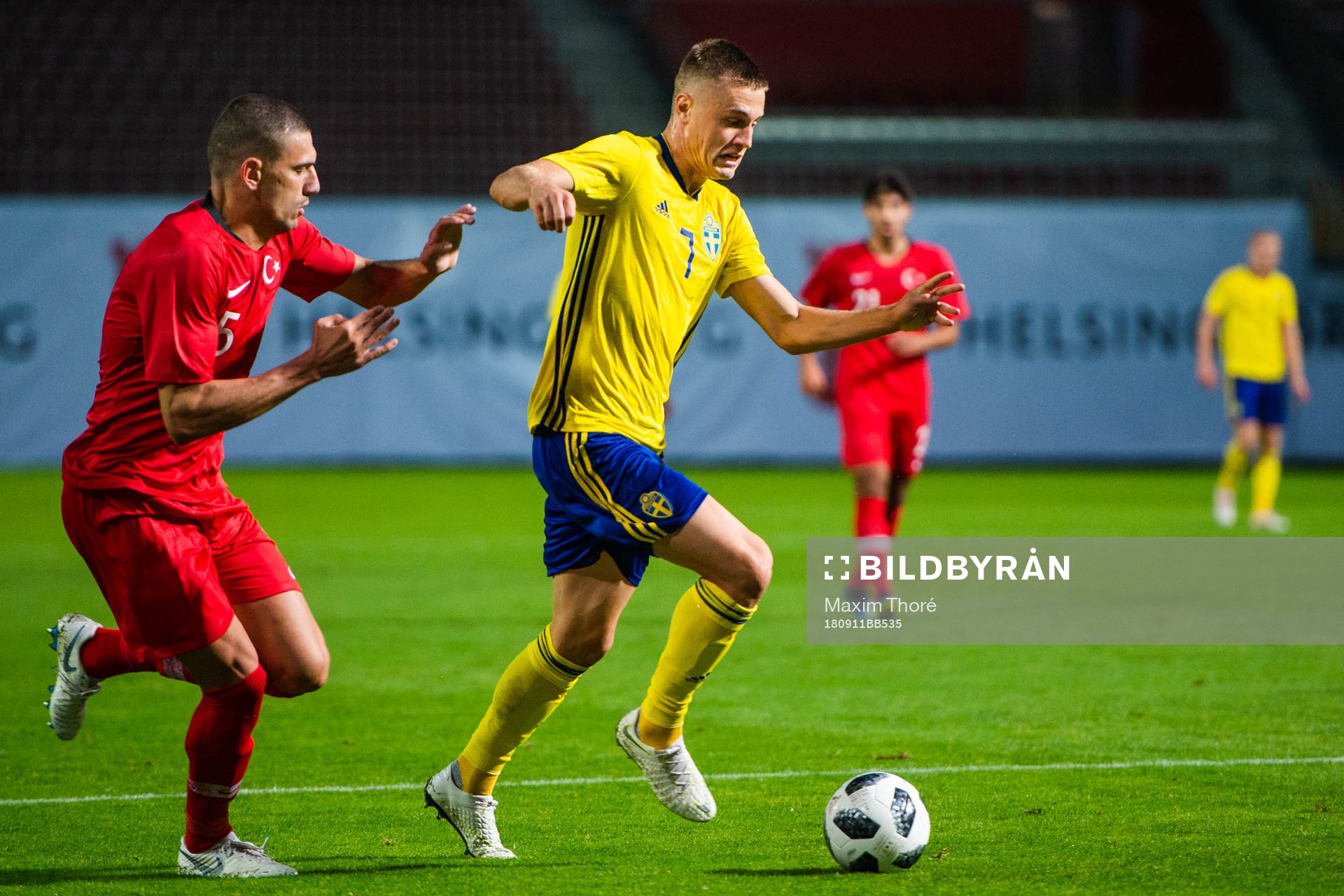 Turkiets Merih Demiral och Sveriges Mattias Svanberg