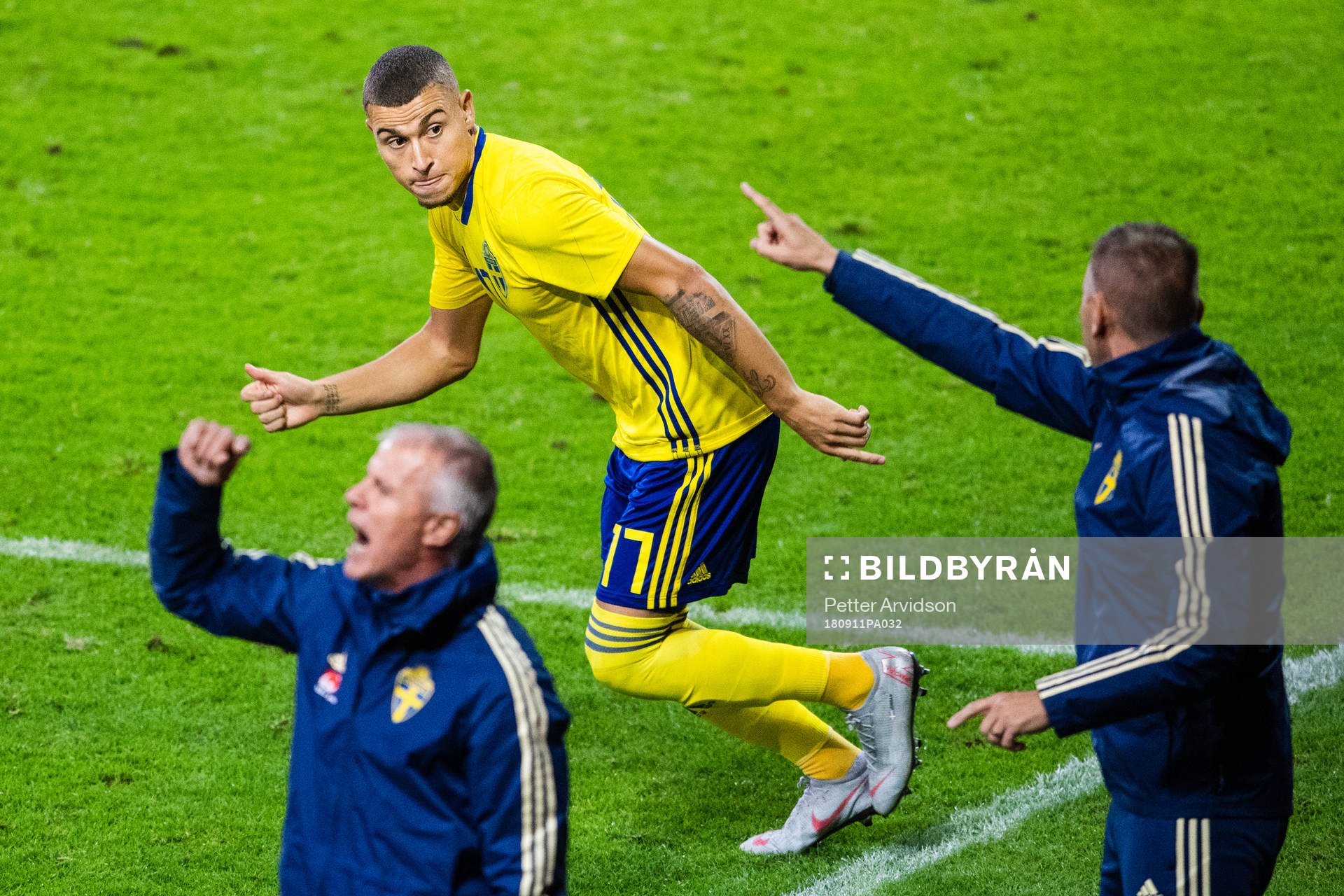 Sveriges Jordan Larsson byts in