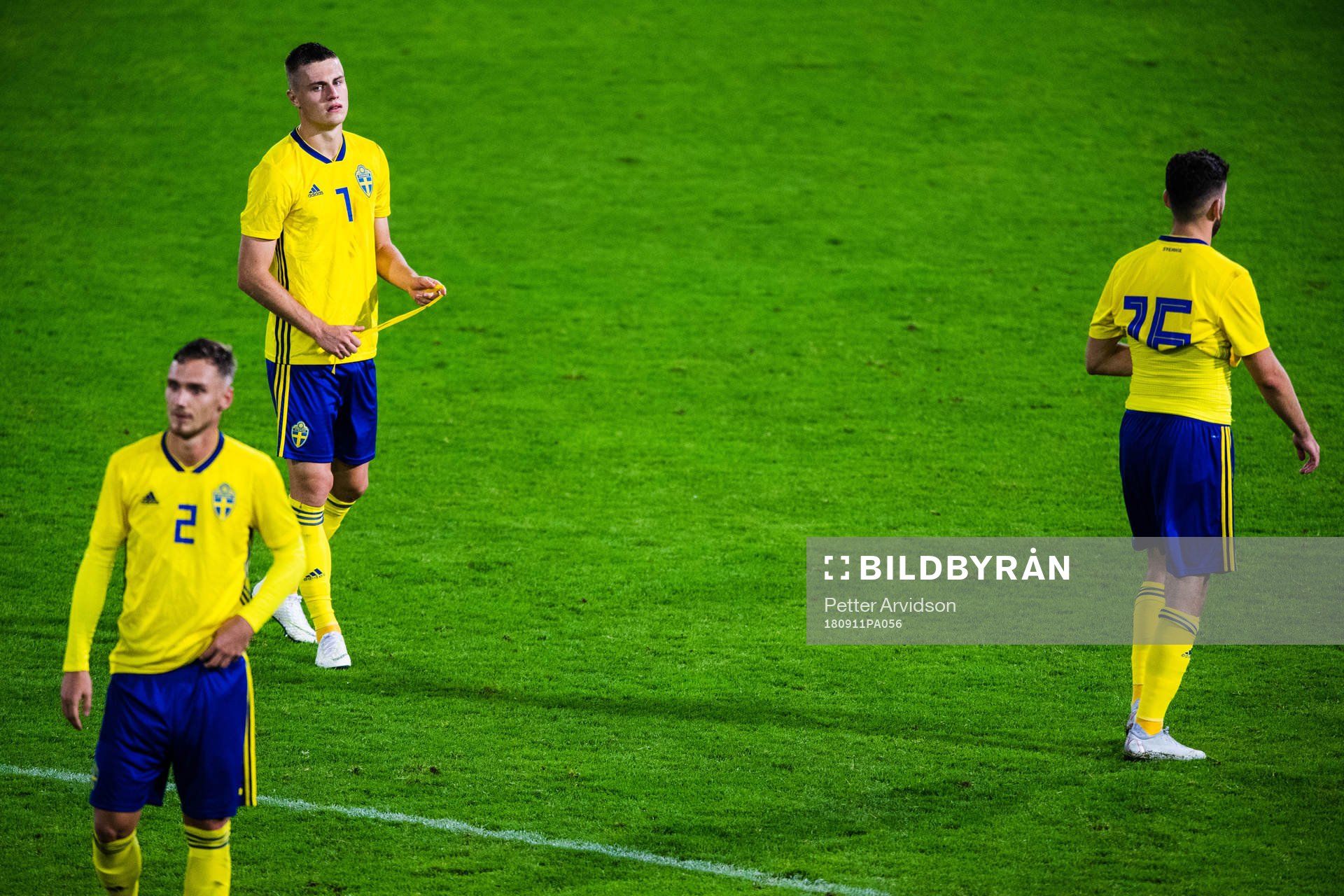 Sveriges Mattias Svanberg och Linus Wahlqvist deppar