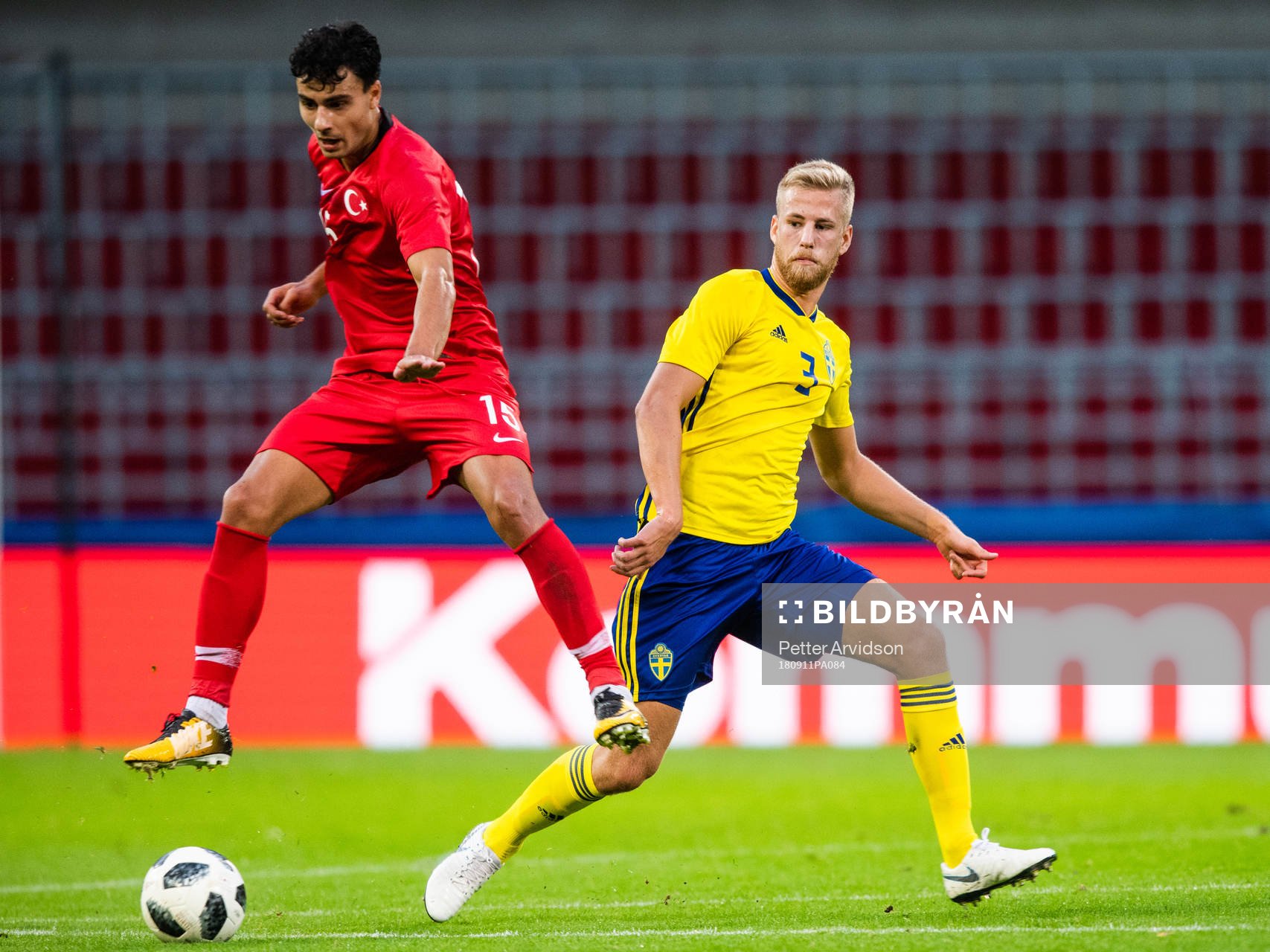 Turkiets Merih Demiral och Sveriges Filip Dagerstål