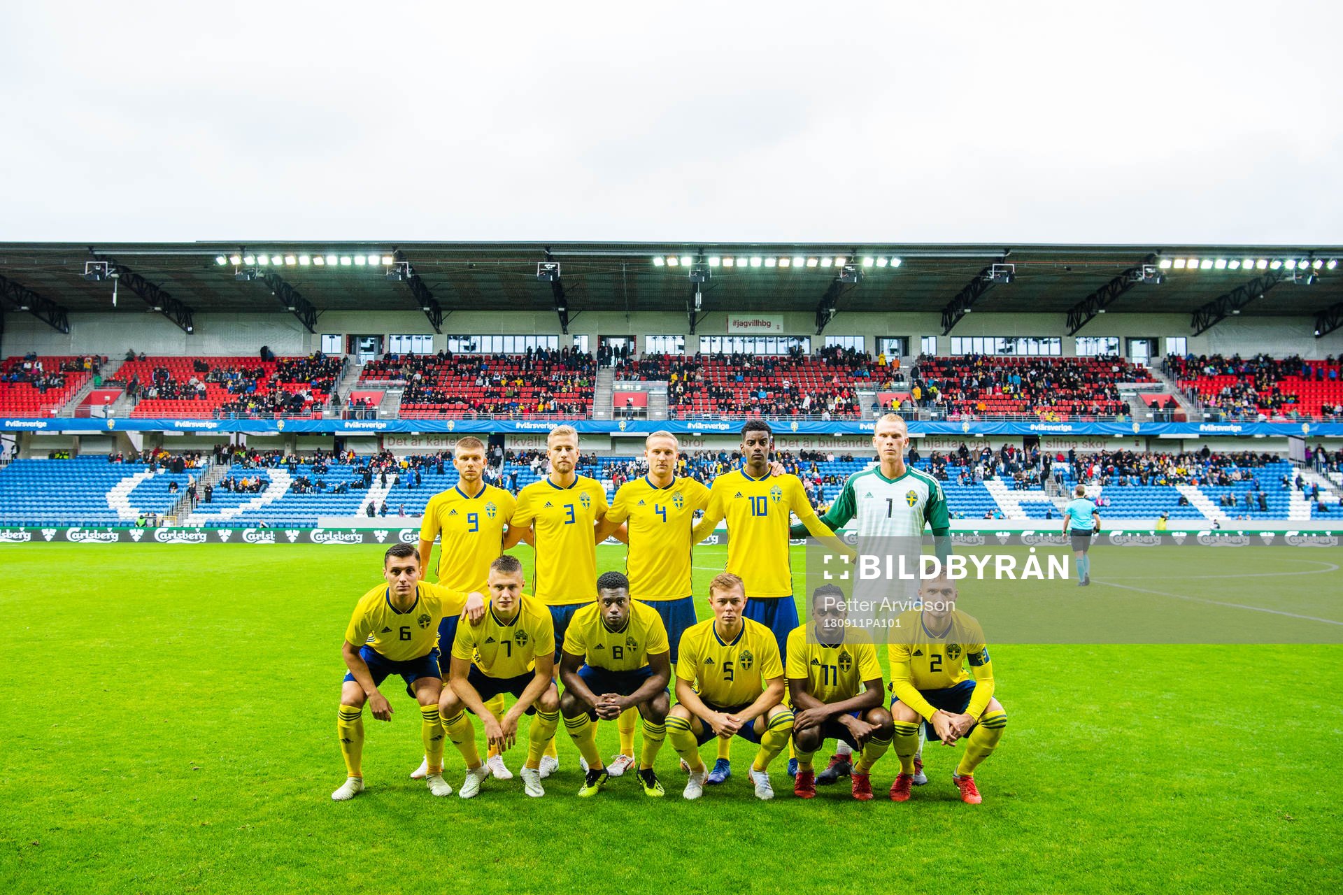 Sveriges startelva. Övre raden från vänster: Anton Salétros, Filip Dagerstål, Franz Brorsson, Alexander Isak och målvakt Pontus Dahlberg. Nedre raden från vänster: Jonathan Levi, Mattias Svanberg, Isak Ssewankambo, Joel Andersson, Joel Asoro och Linus Wahlqvist under EM-kvalmatchen i fotboll mellan Sverige och Turkiet den 11 september 2018 i Helsingborg.