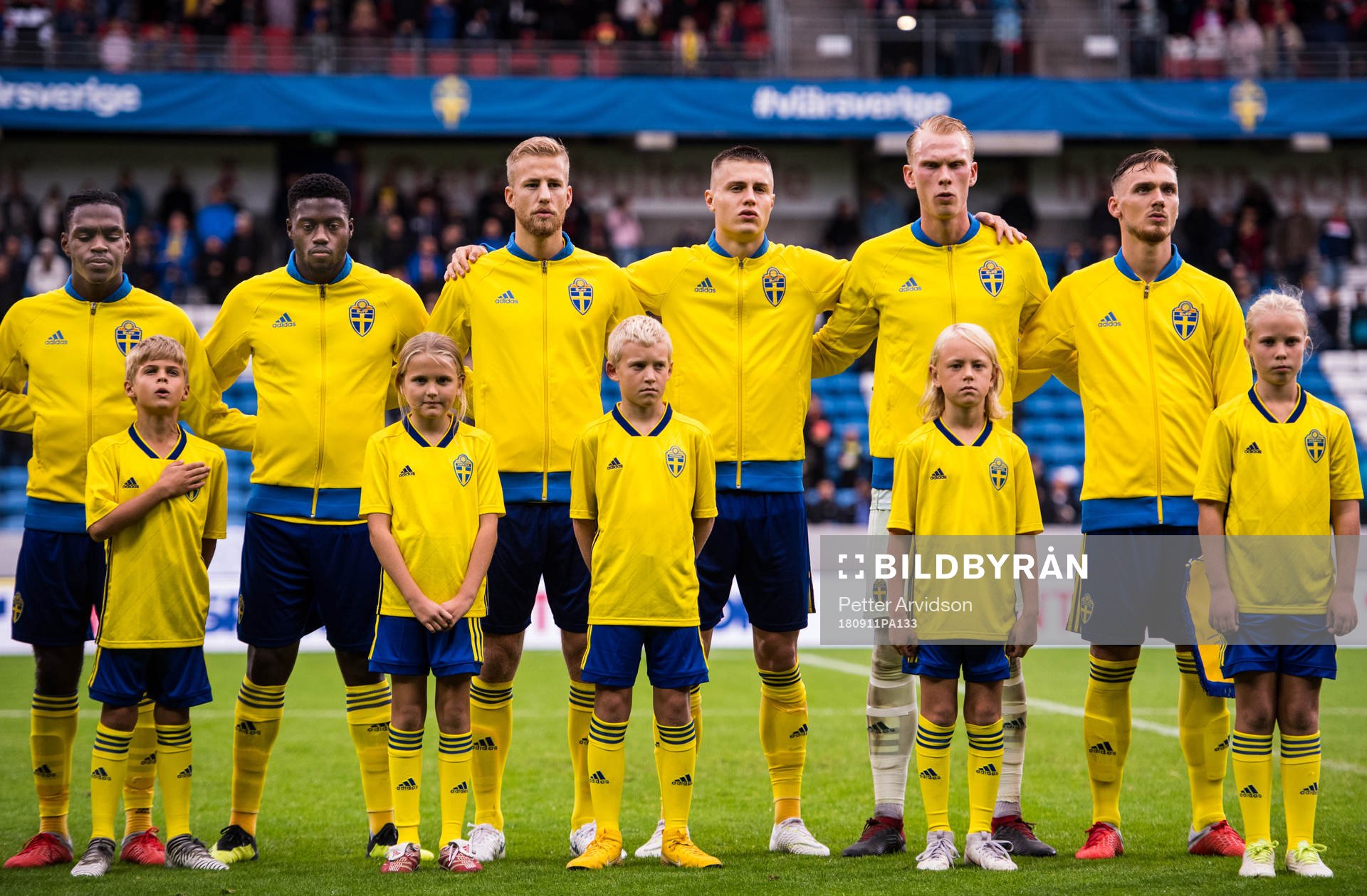 Sveriges spelare står uppställda