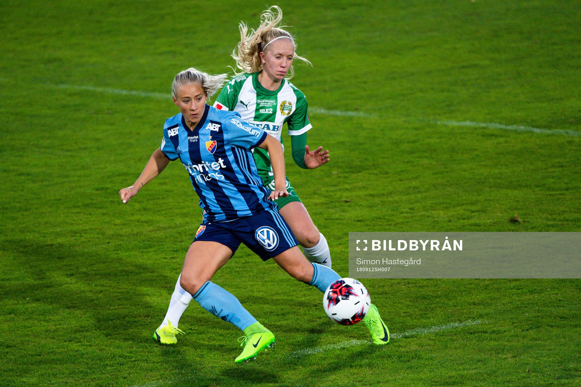Djurgårdens Fanny Andersson  och Hammarbys Alexandra