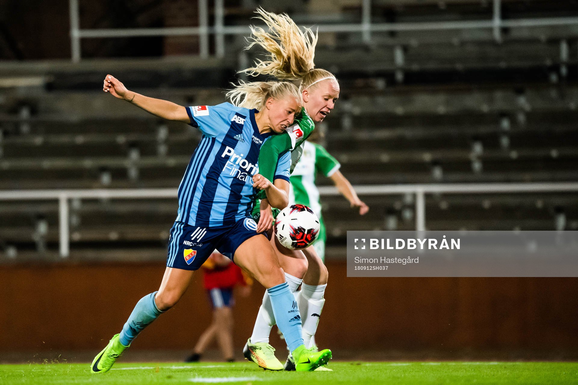 Djurgårdens Julia Spetsmark  och Hammarbys Alexandra