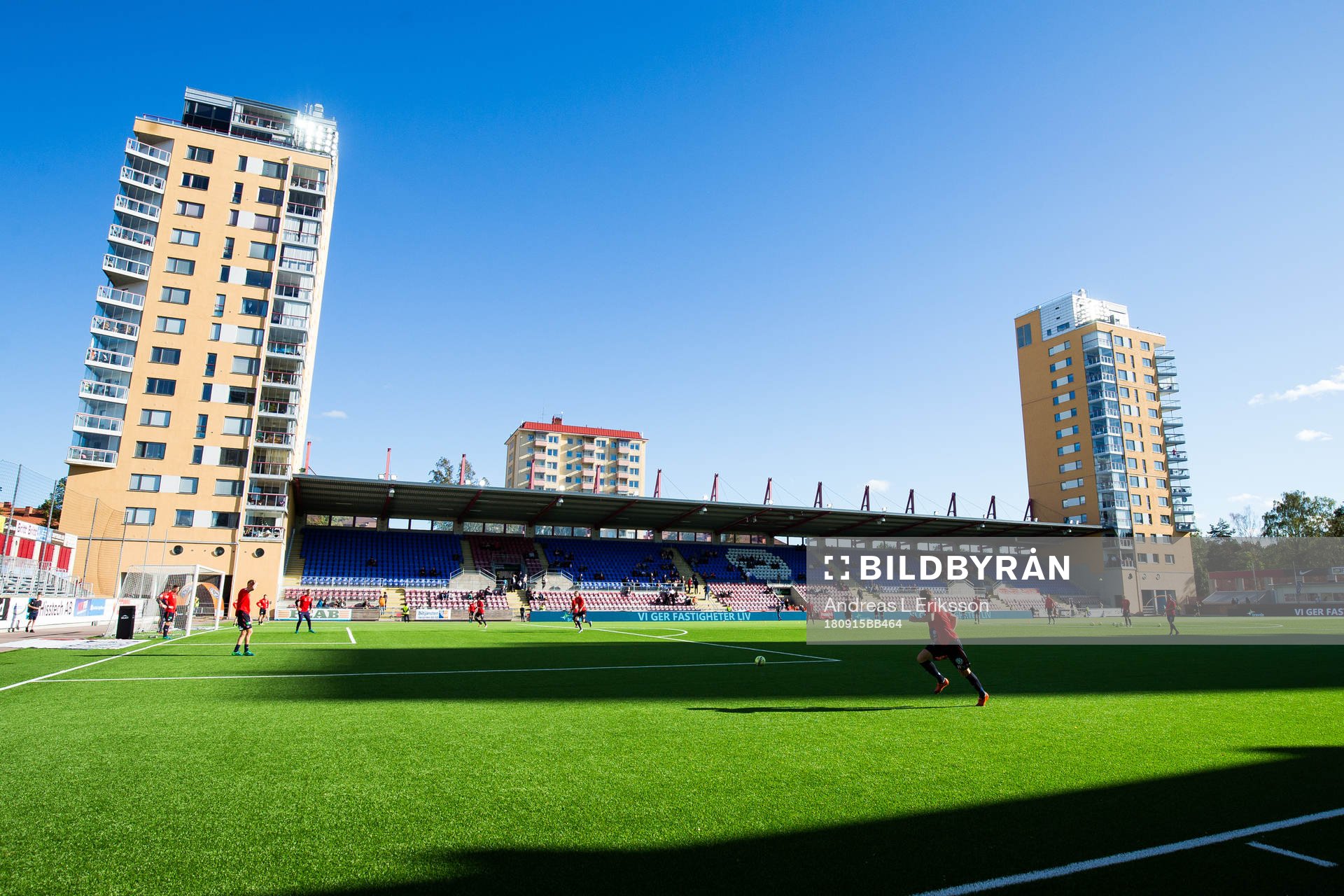 Helsingborgs spelare värer upp på Tunavallen innan
