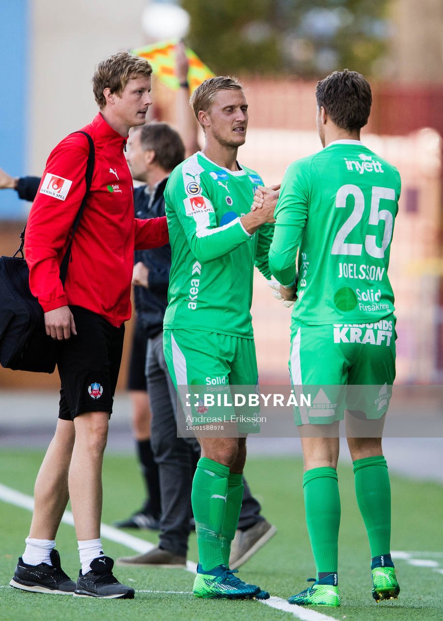 Helsingborgs målvakt Pär Hansson tvingas byta med