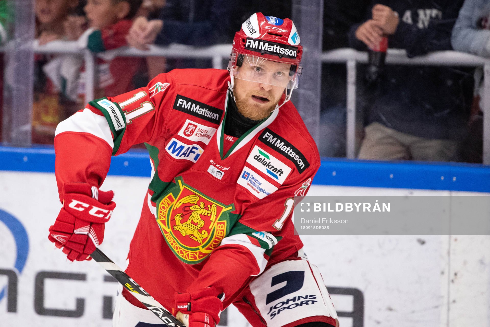Moras Alexander Hilmerson  i ishockeymatchen i SHL mellan