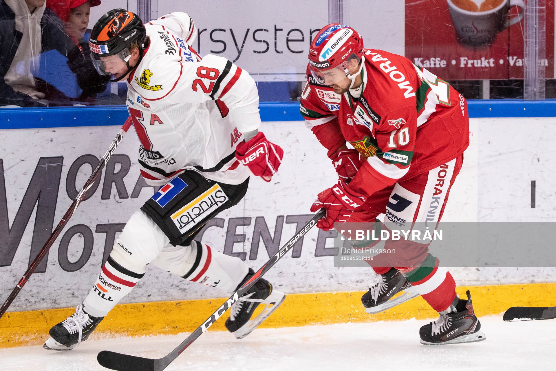 Örebros Linus Arnesson och Moras Matej Galbavy  i
