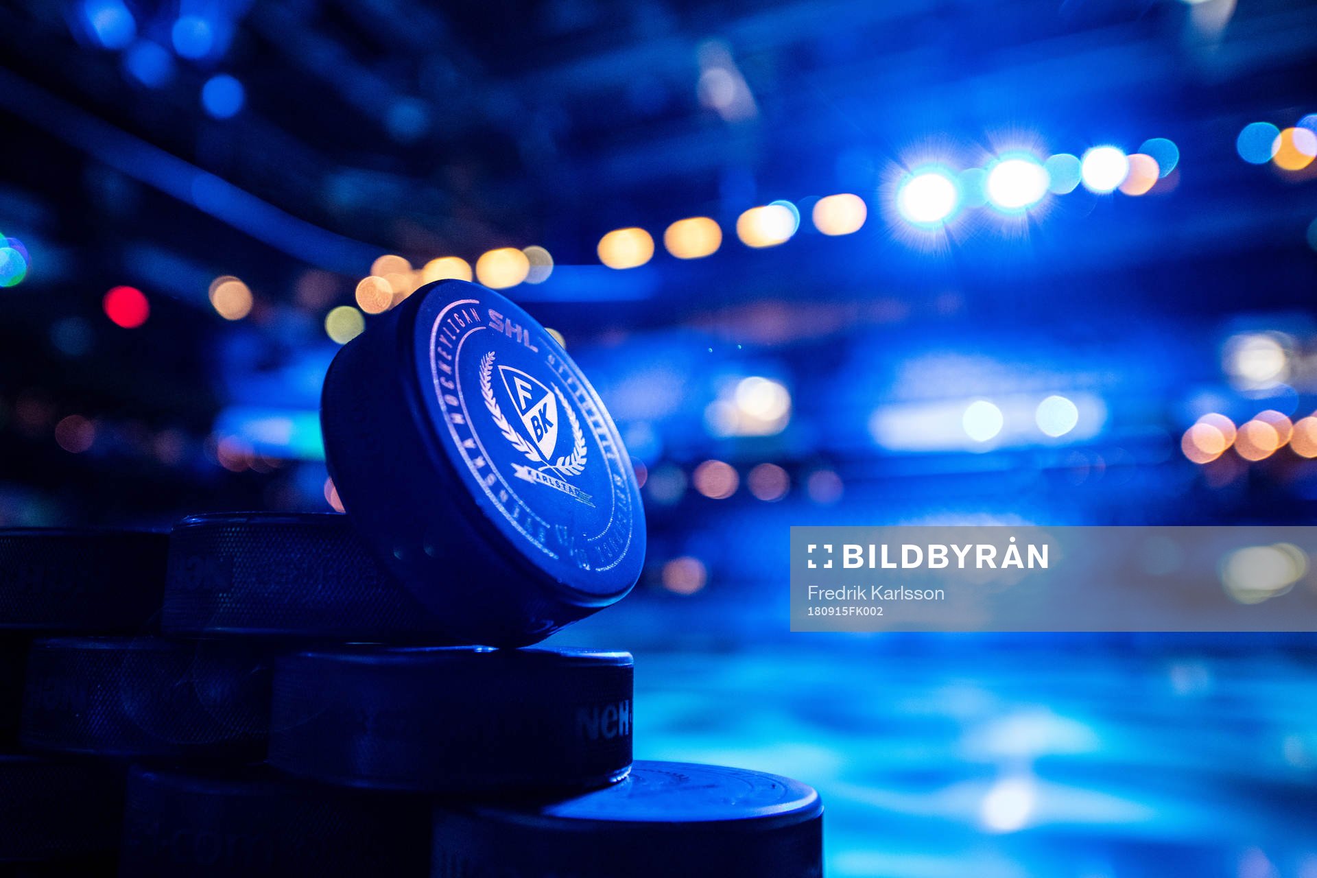 Färjestads träningspuck innan ishockeymatchen i SHL