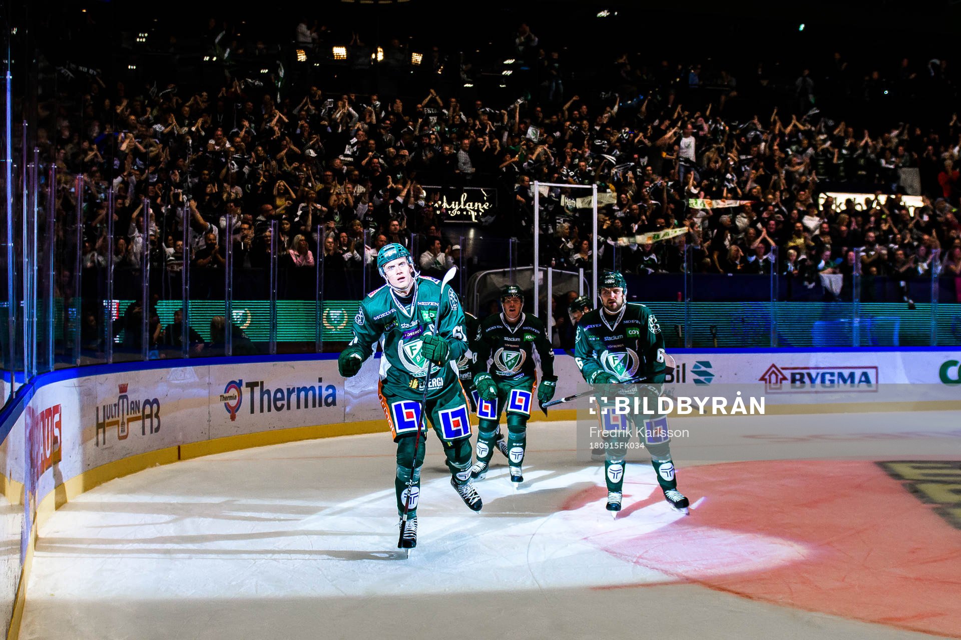Färjestads Johan Ryno jublar