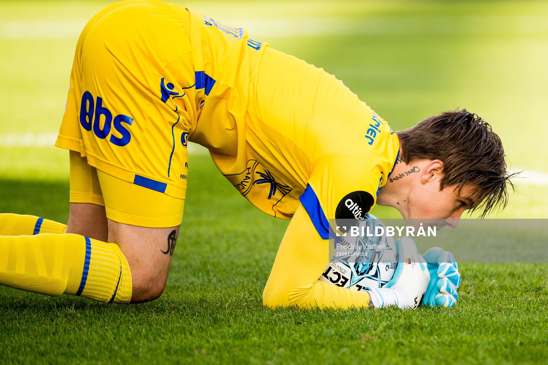 Goalkeeper Per Kristian Bråtveit of Haugesund