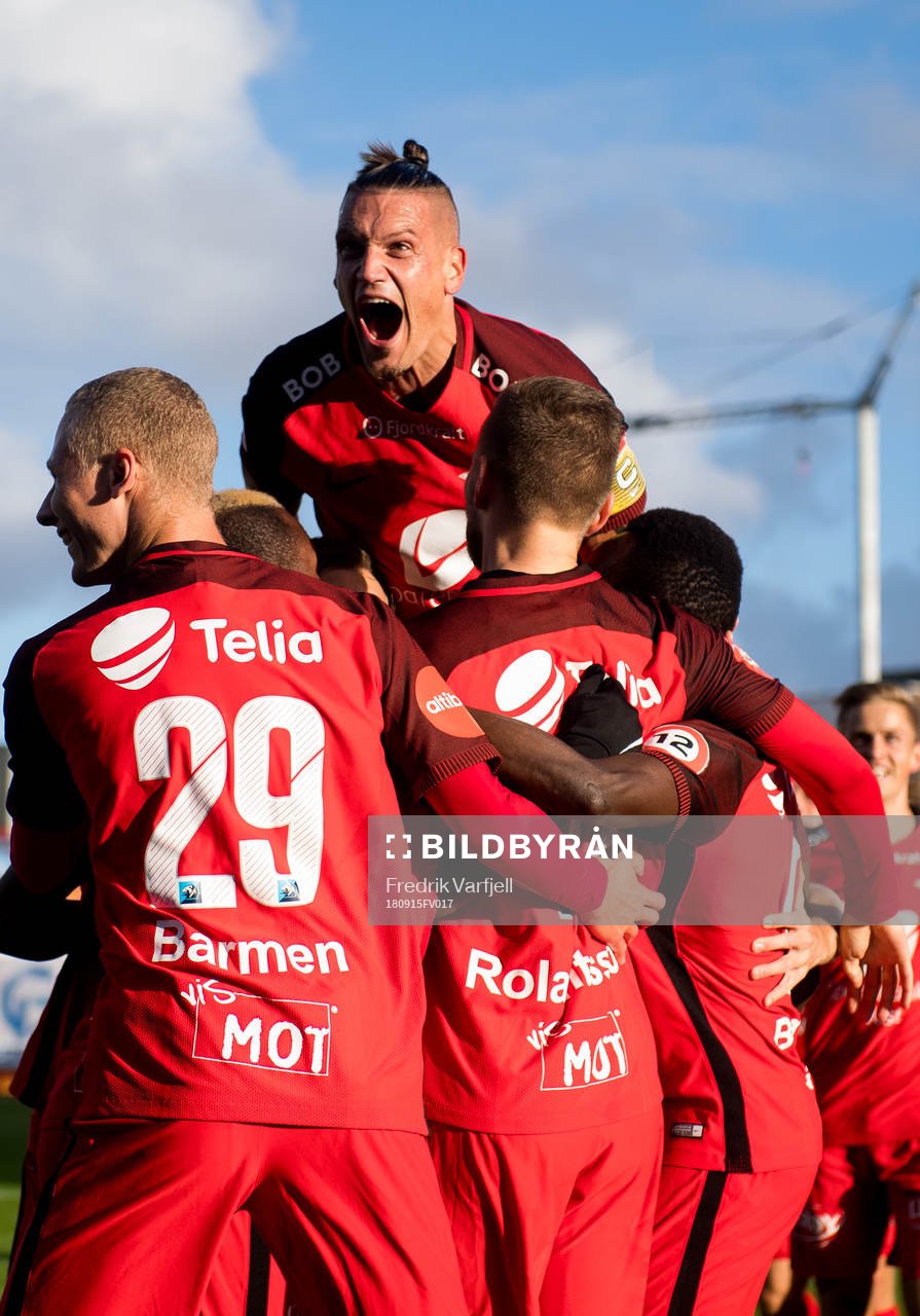 Kristoffer Barmen and Vito Wormgoor of Brann celebrates