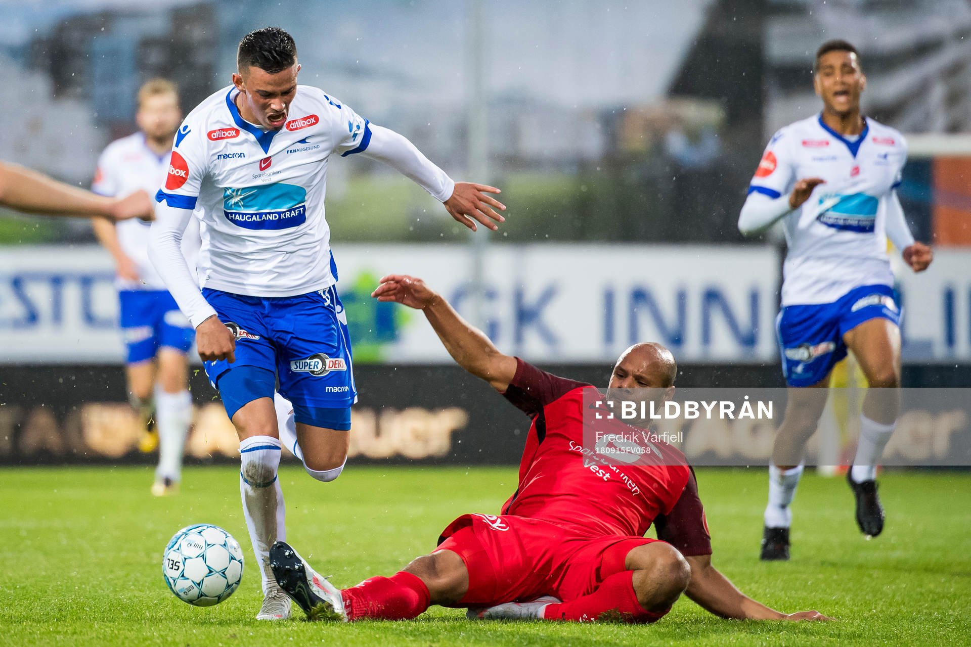 Kristoffer Velde of Haugesund and Daniel Braaten of Brann
