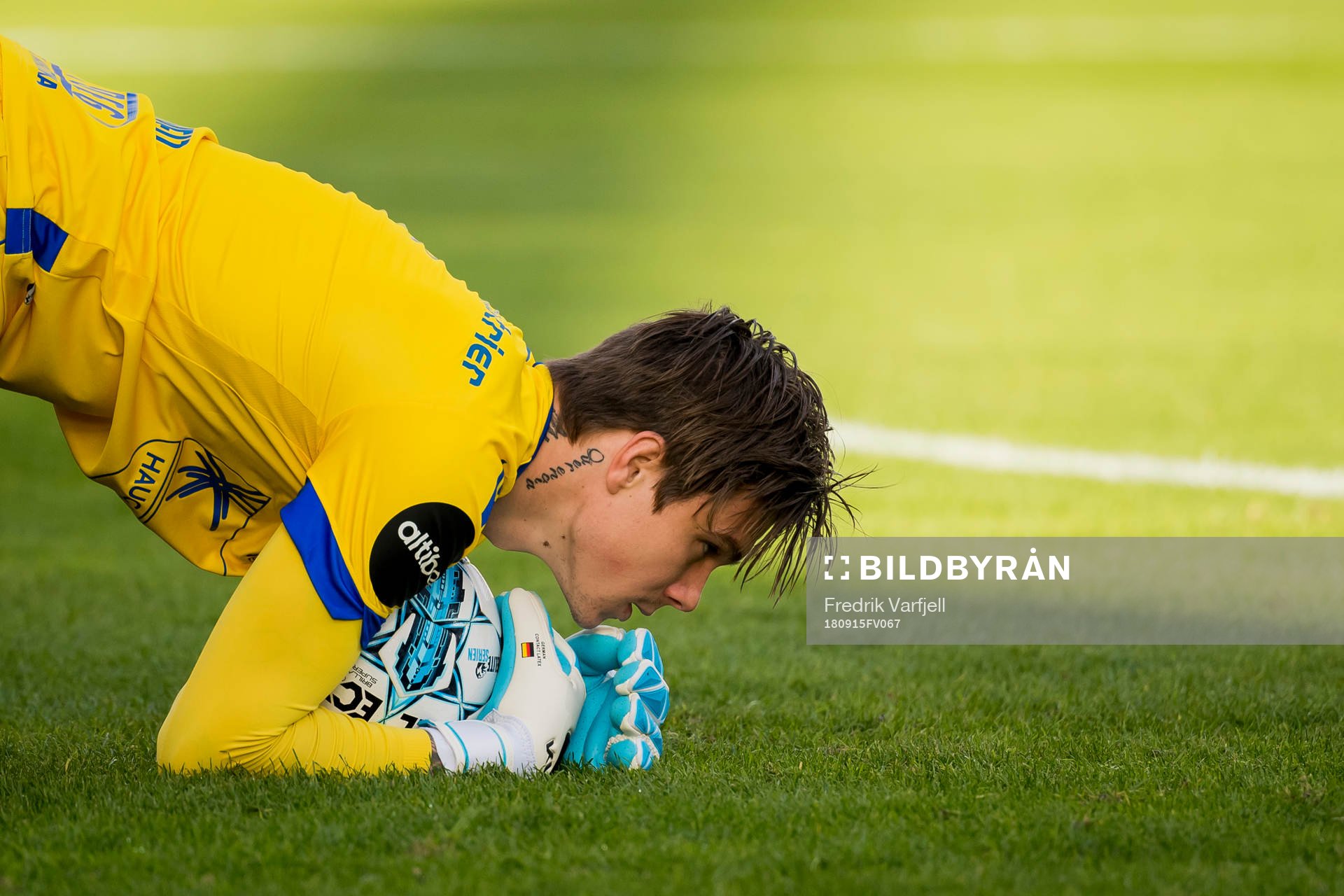 Goalkeeper Per Kristian Bråtveit of Haugesund