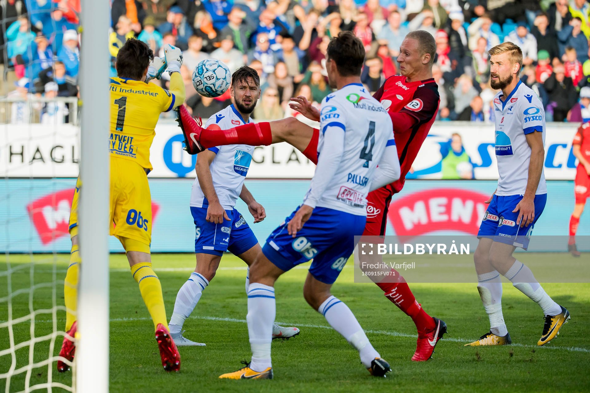 Goalkeeper Per Kristian Bråtveit of Haugesund and