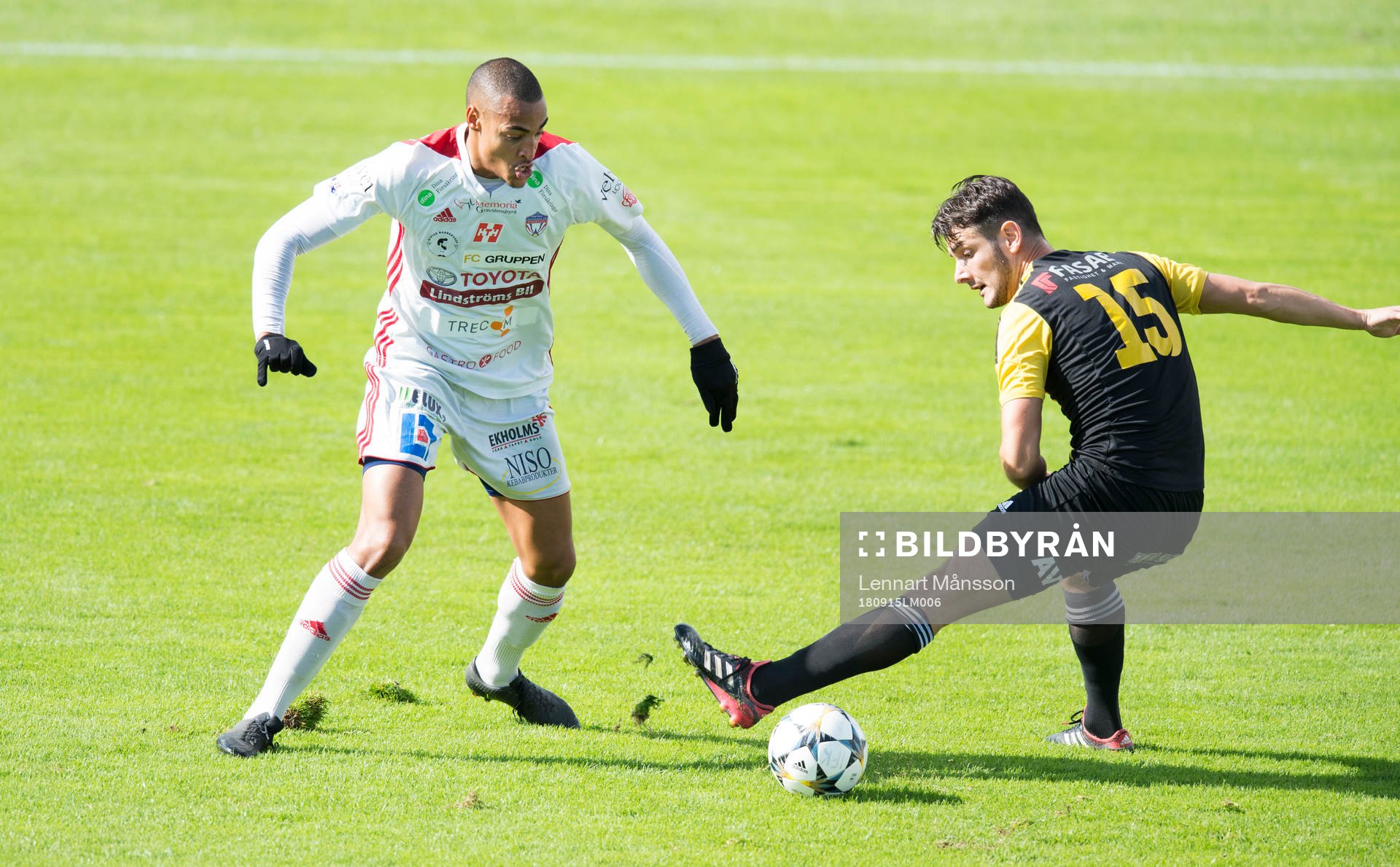 IFK Hässleholms Egzon Ademi i matchen i division 2 mellan