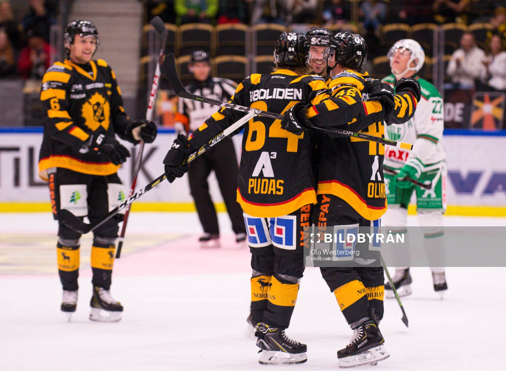 Skellefteås Mathis Olimb jublar