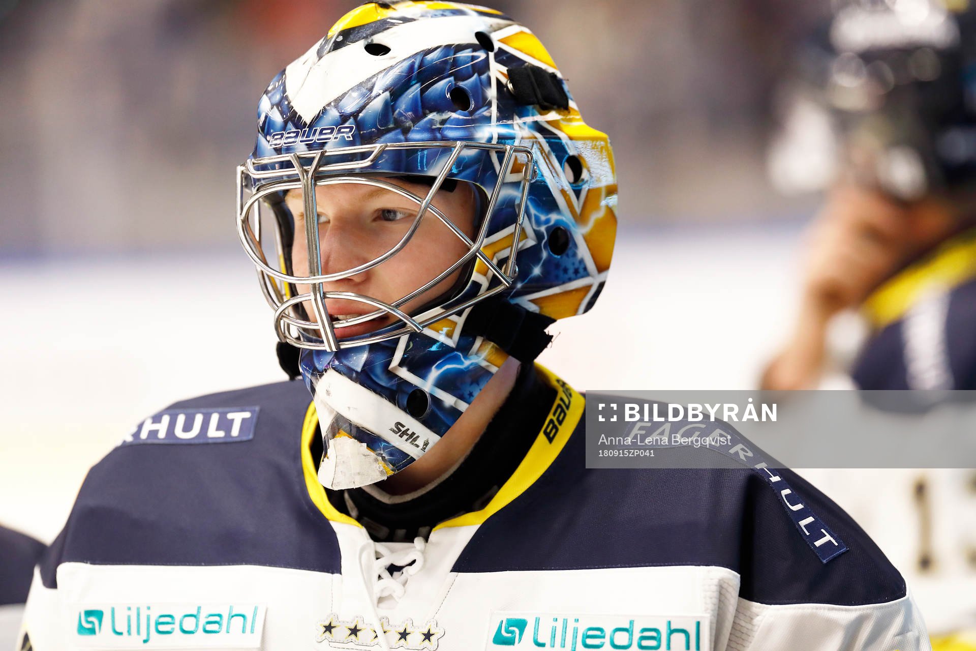 s  målvakt Victor Östman