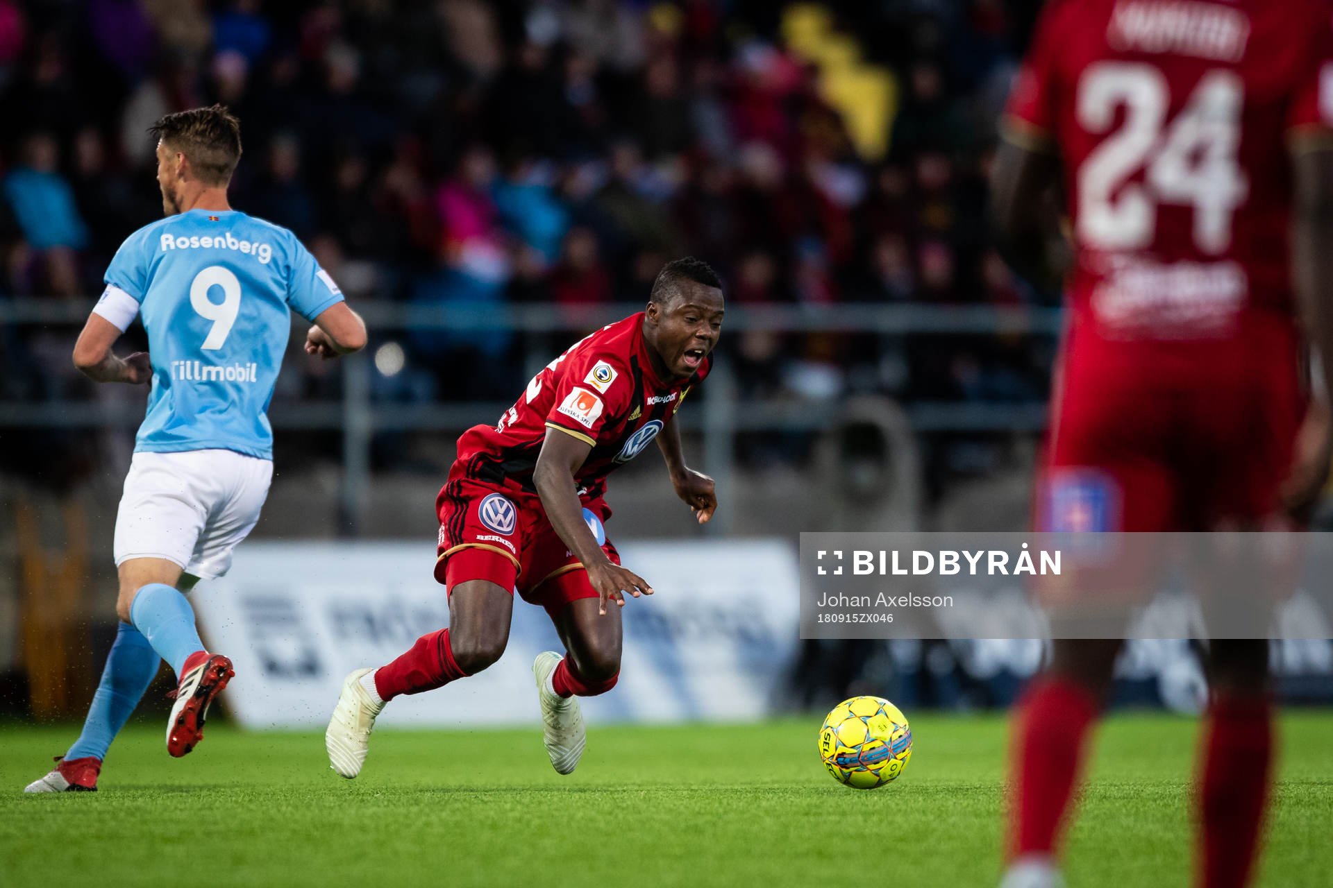 Östersunds Patrick Kpozo faller